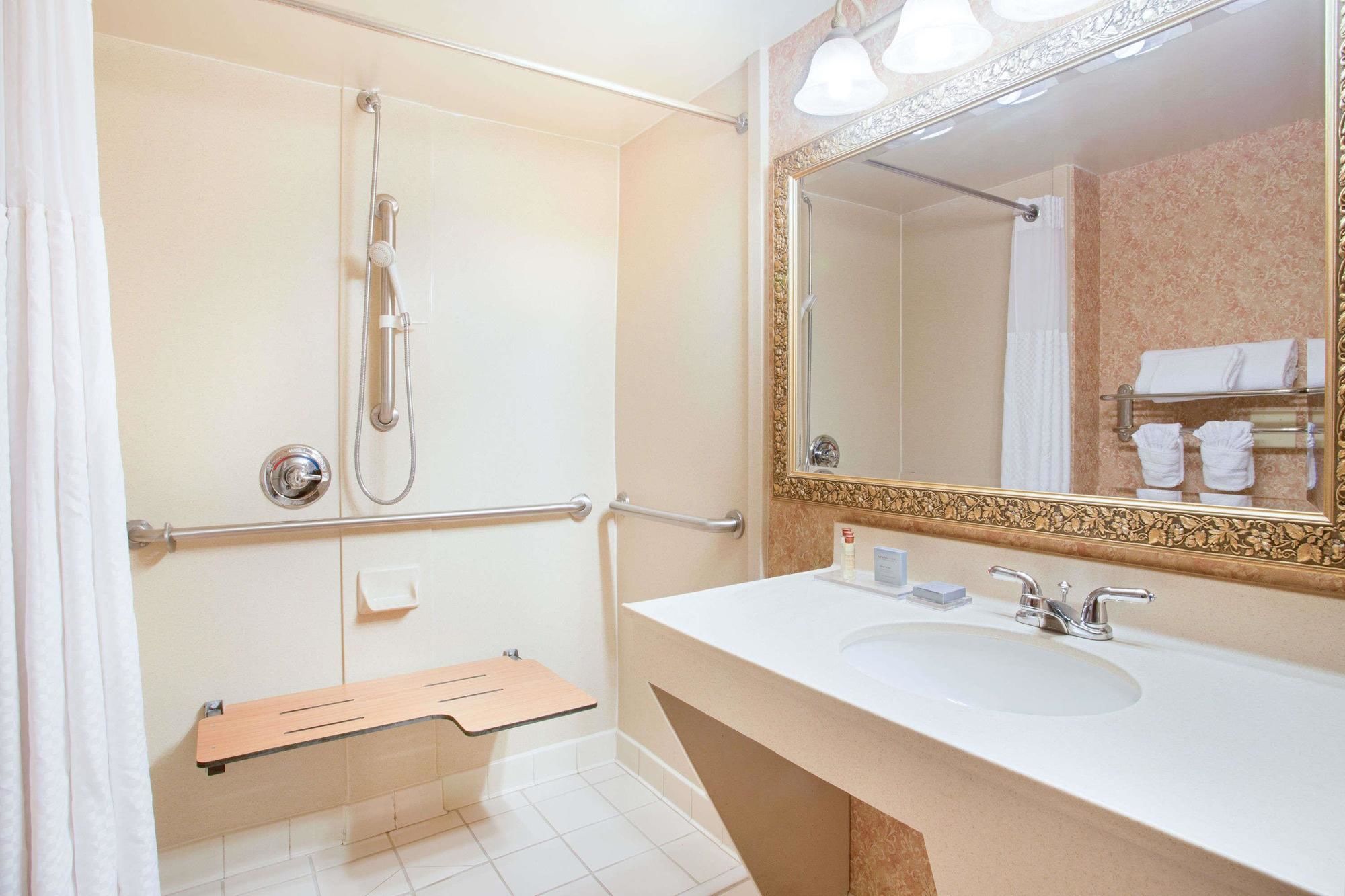 Holiday Inn Express & Suites - Mobile - I-65, an IHG Hotel