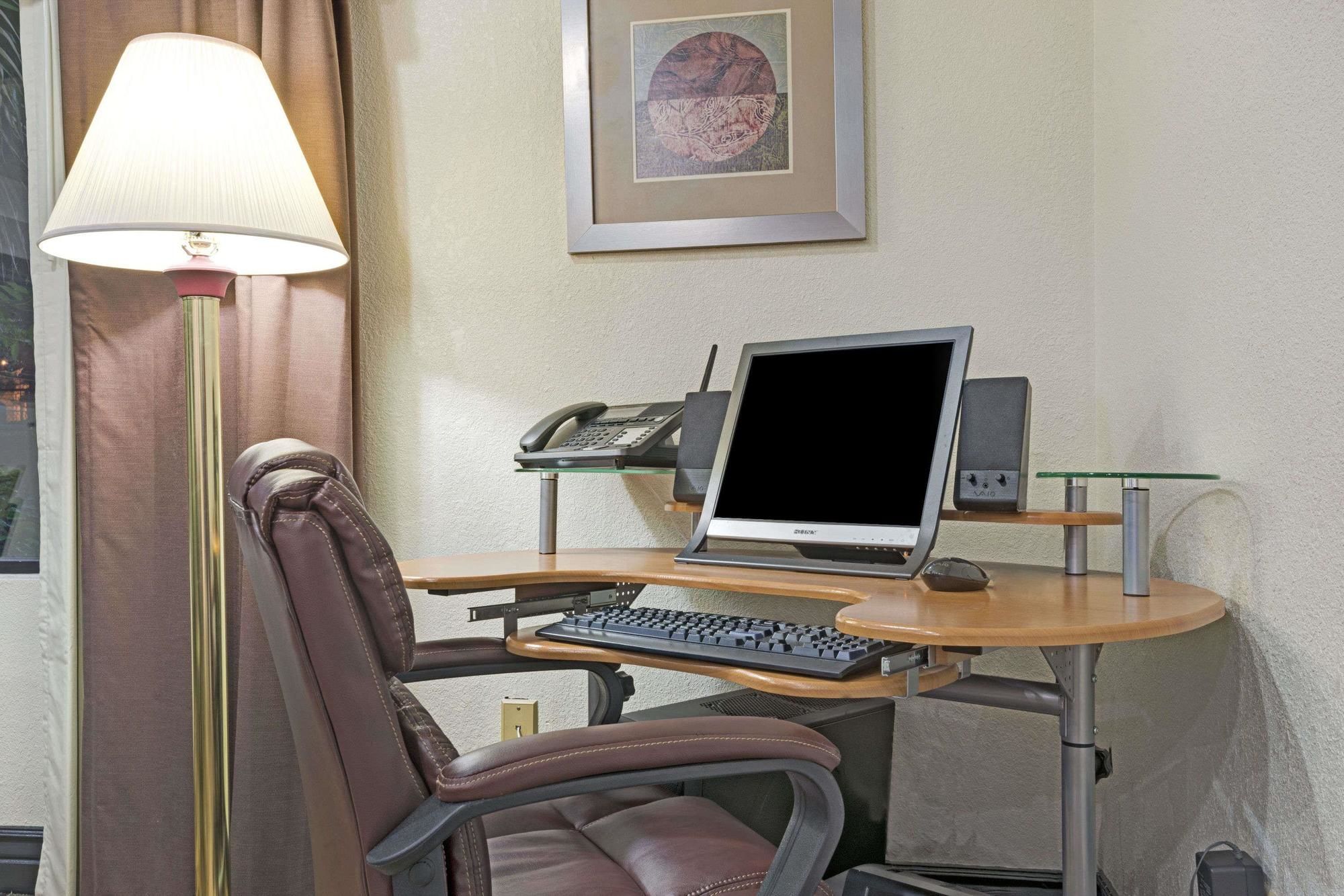 Travelodge by Wyndham Montgomery East