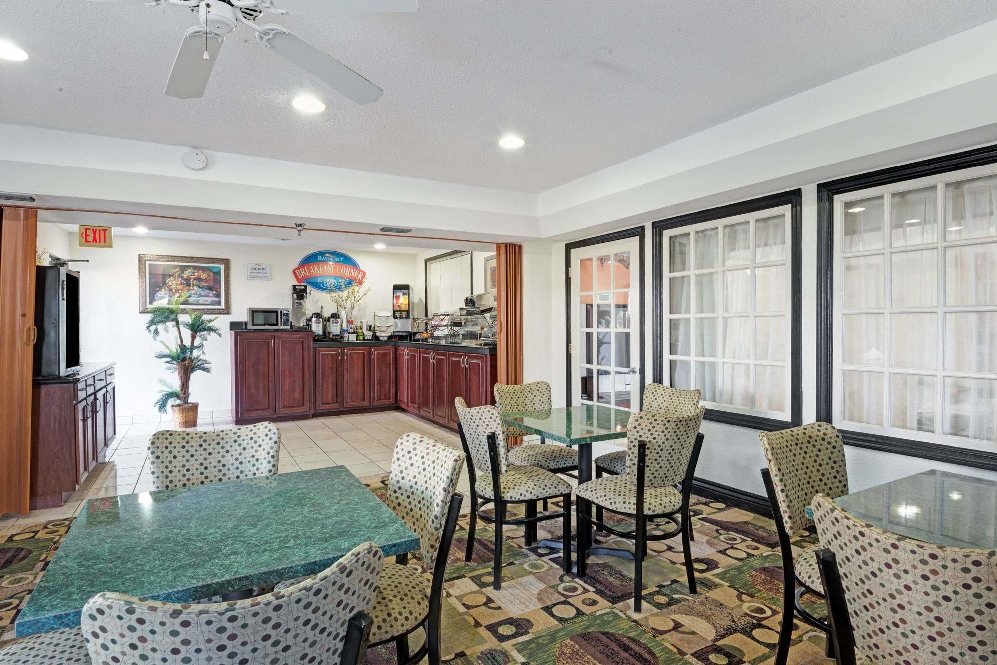 Travelodge by Wyndham Montgomery East