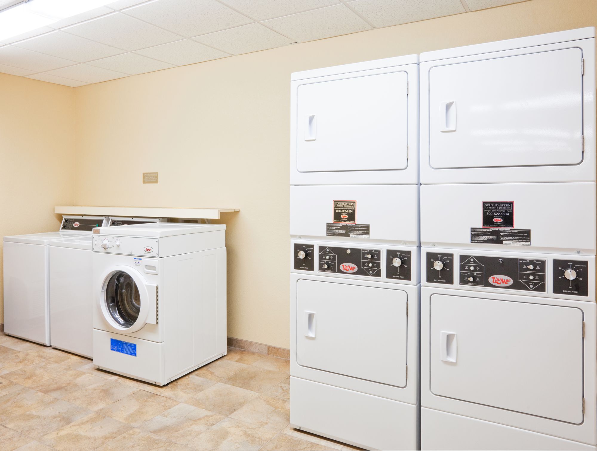 Candlewood Suites Eastchase Park