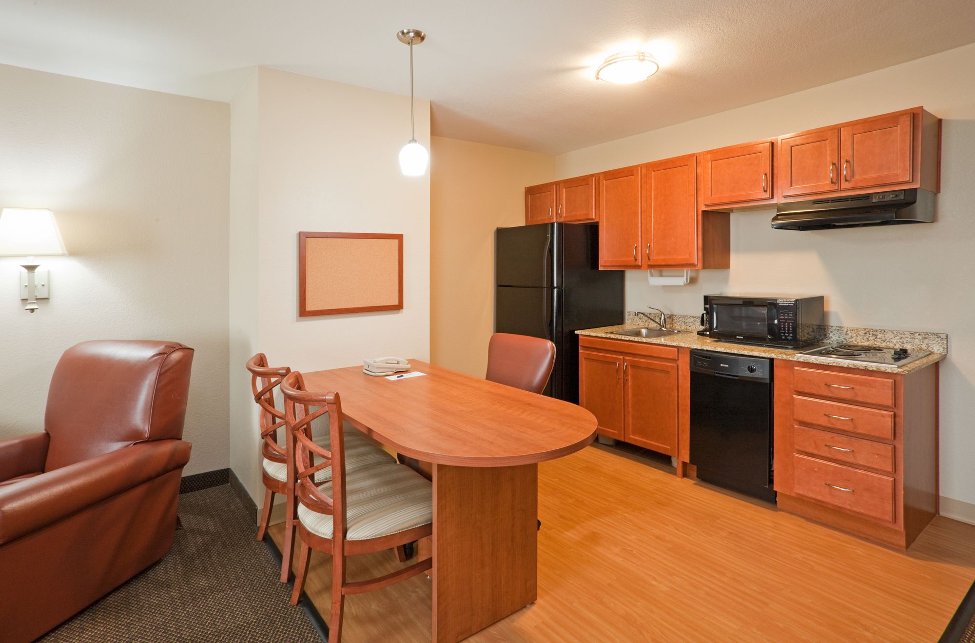 Candlewood Suites Eastchase Park
