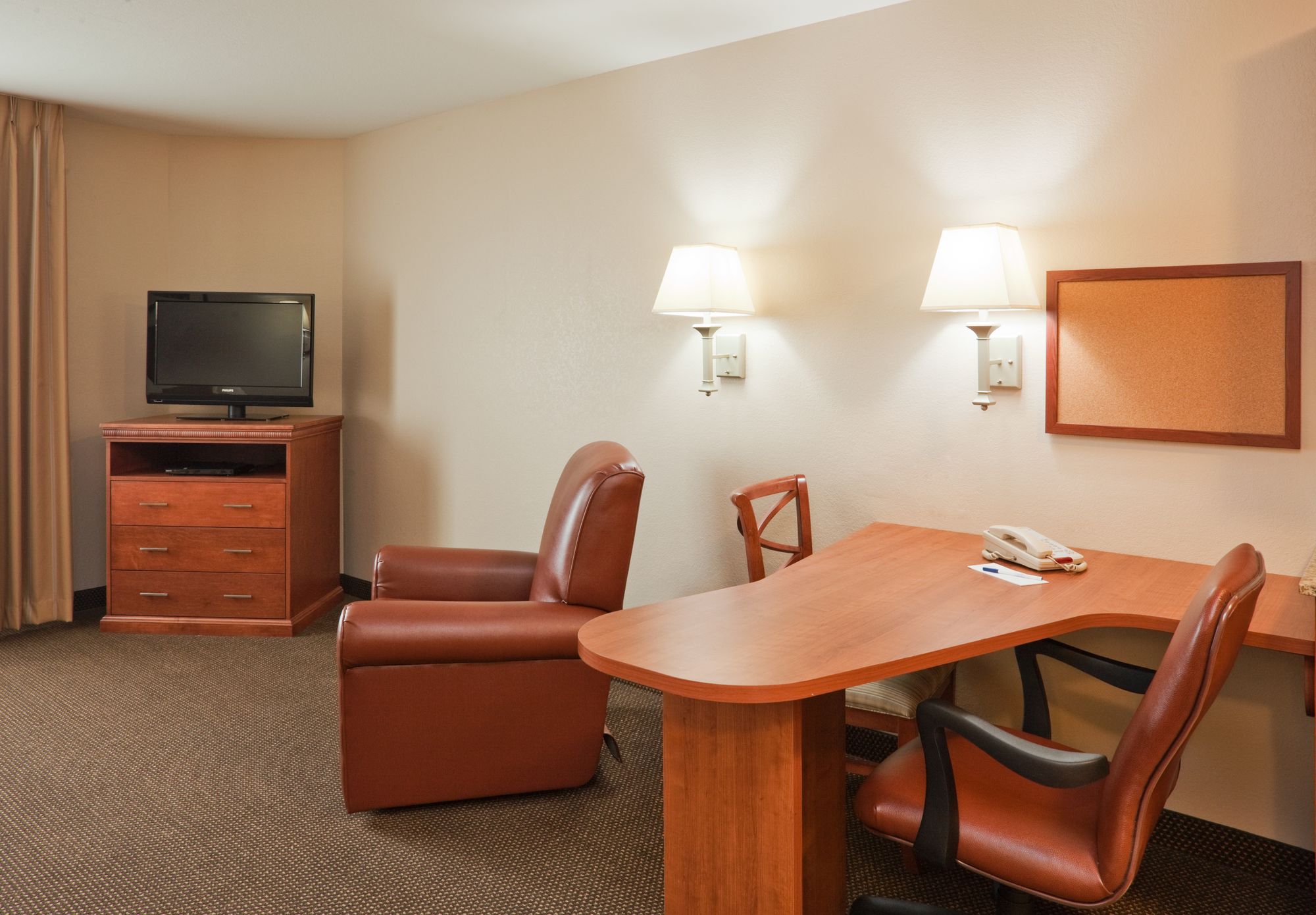 Candlewood Suites Eastchase Park