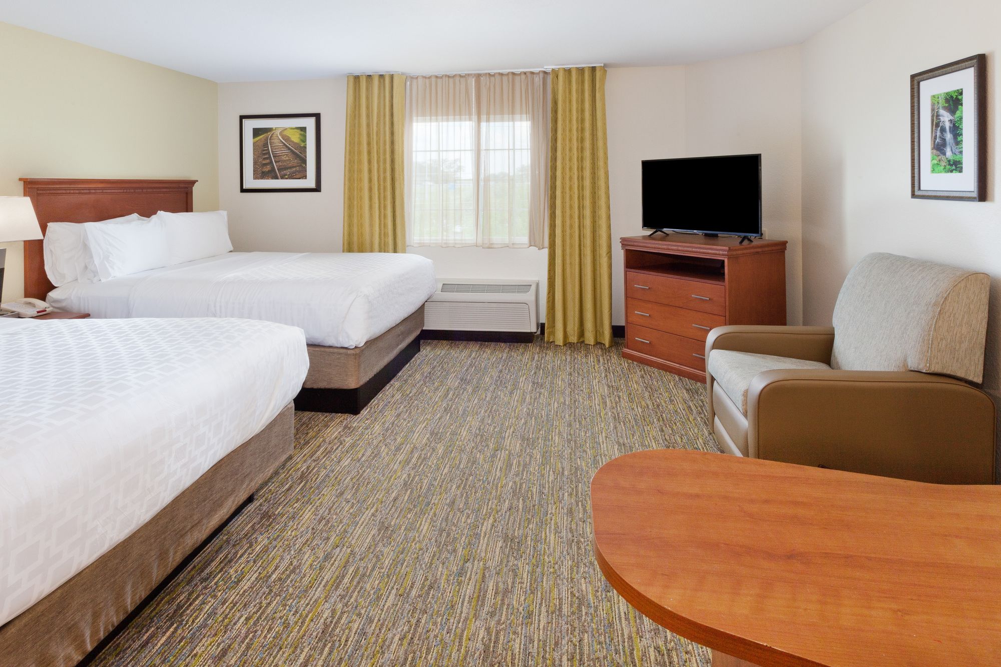 Candlewood Suites Eastchase Park