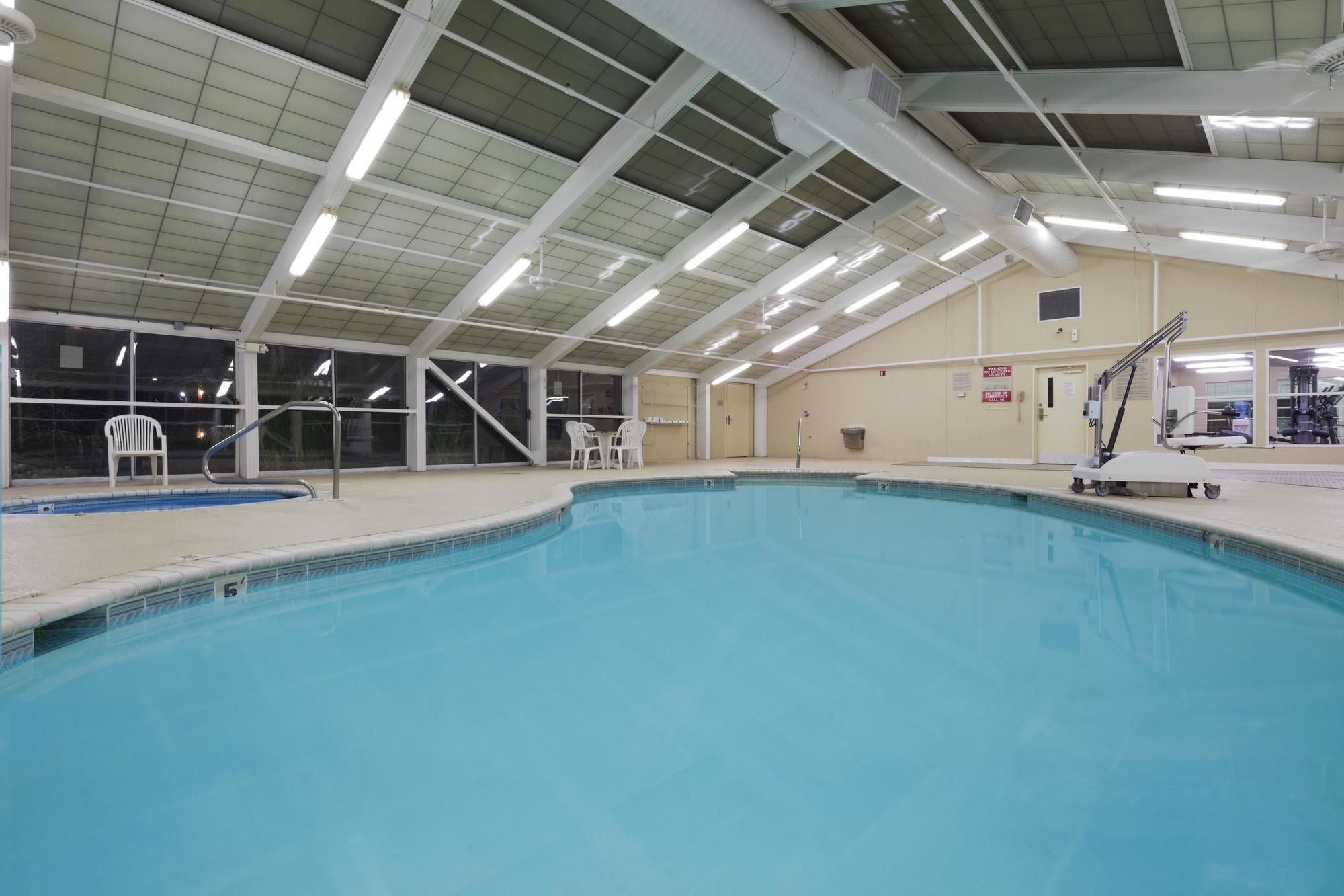 Country Inn & Suites by Radisson, Montgomery East, AL