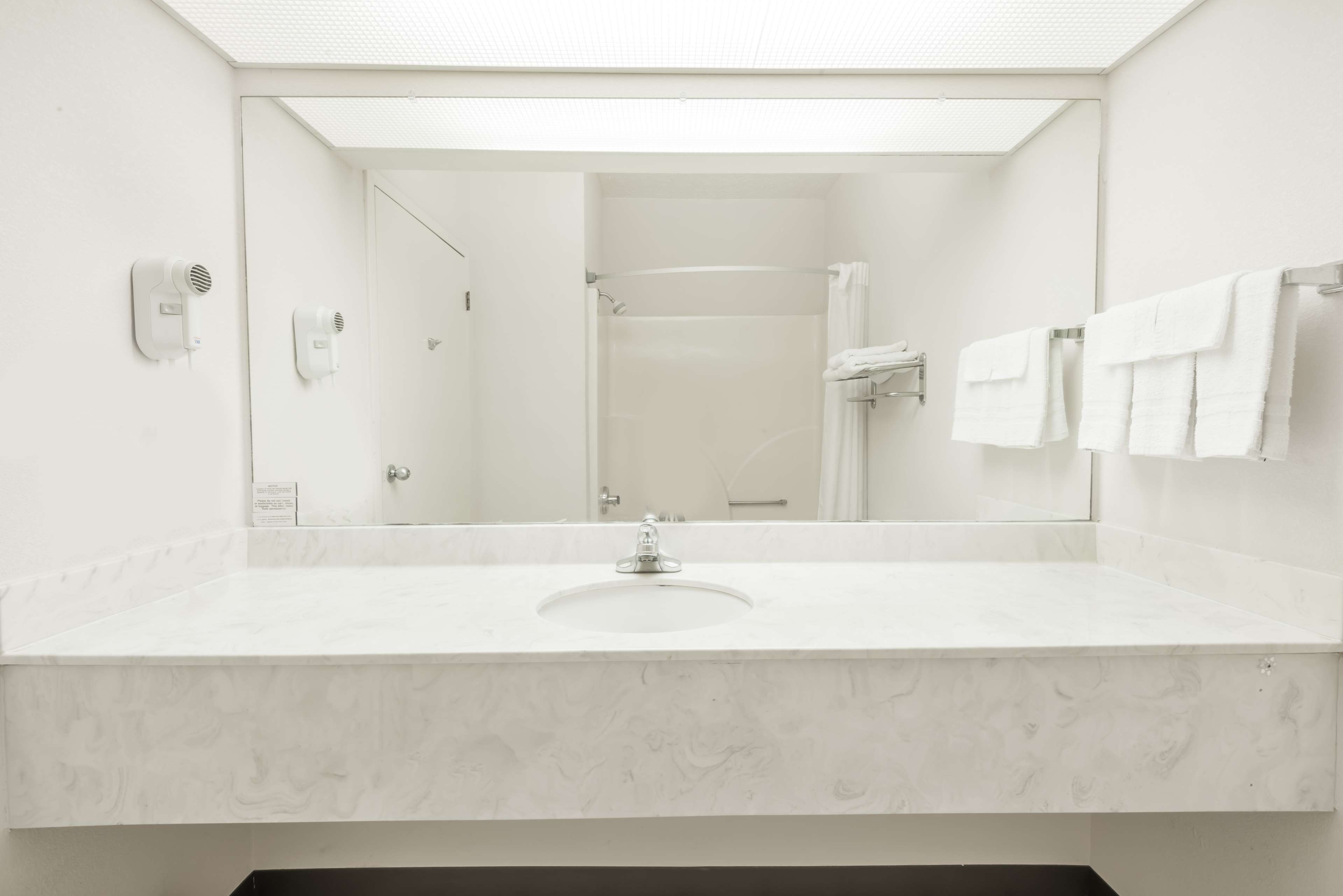 Days Inn by Wyndham Montgomery