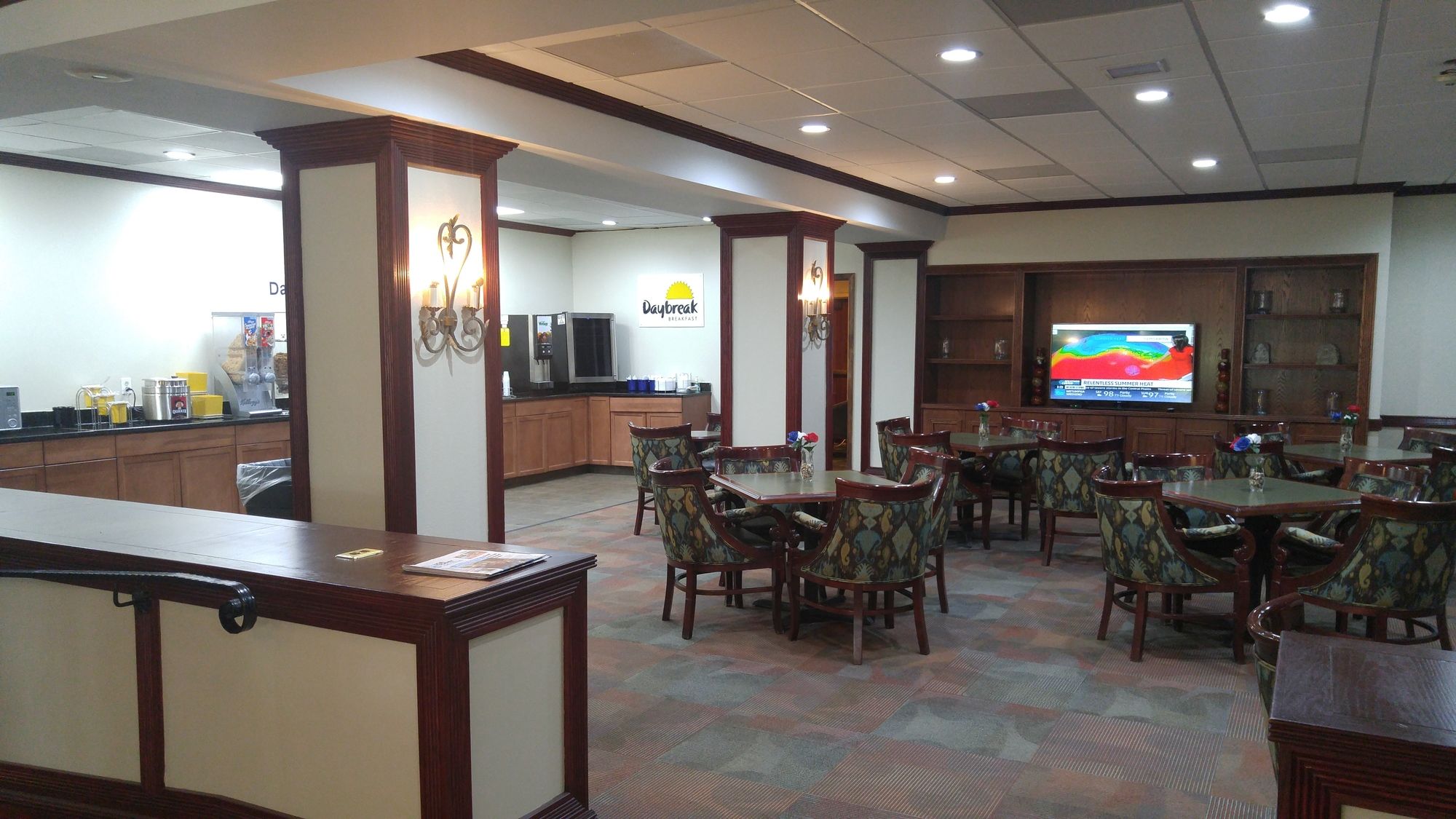 Days Inn by Wyndham Montgomery Near AUM