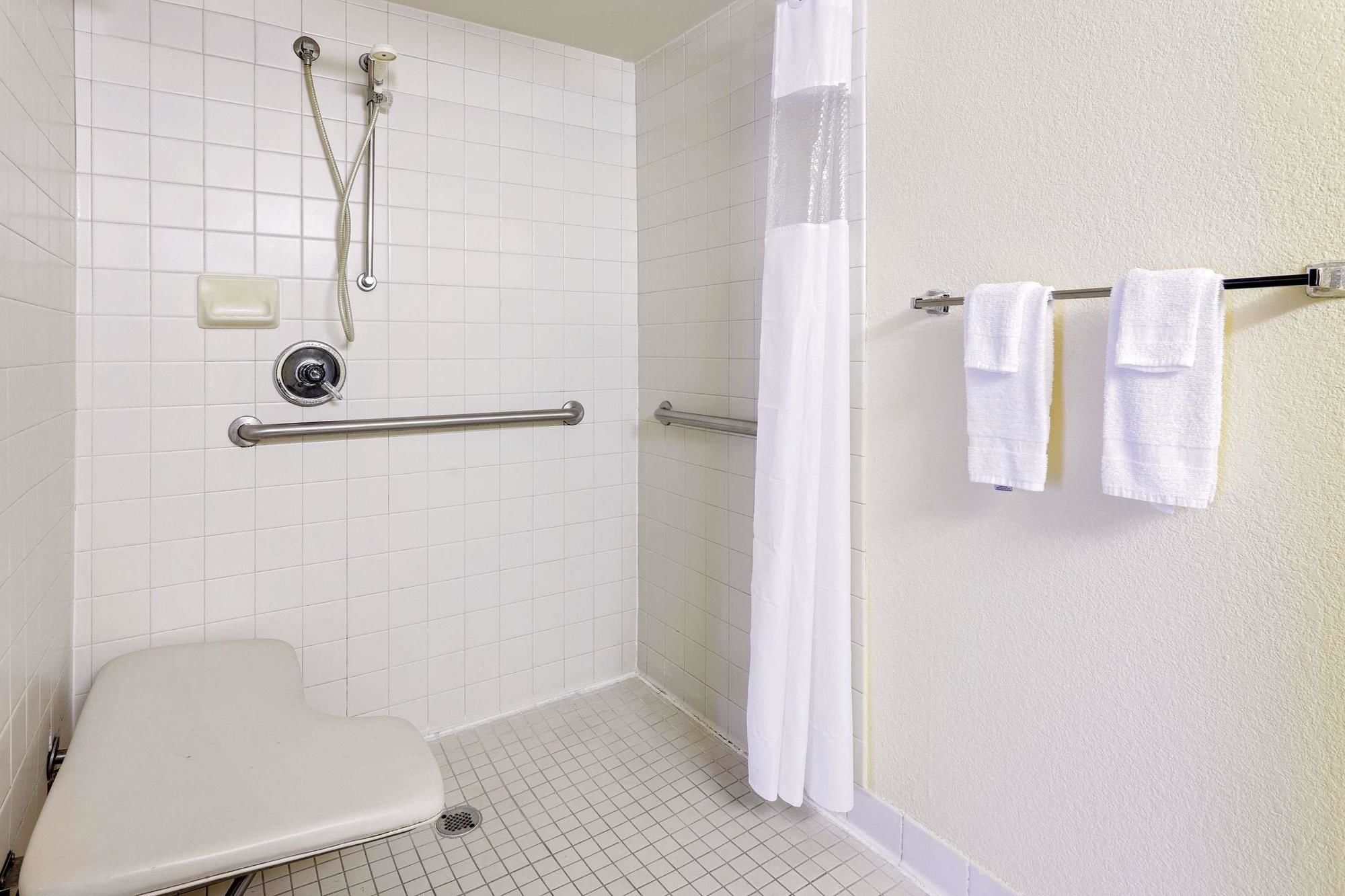 Days Inn by Wyndham Montgomery Near AUM