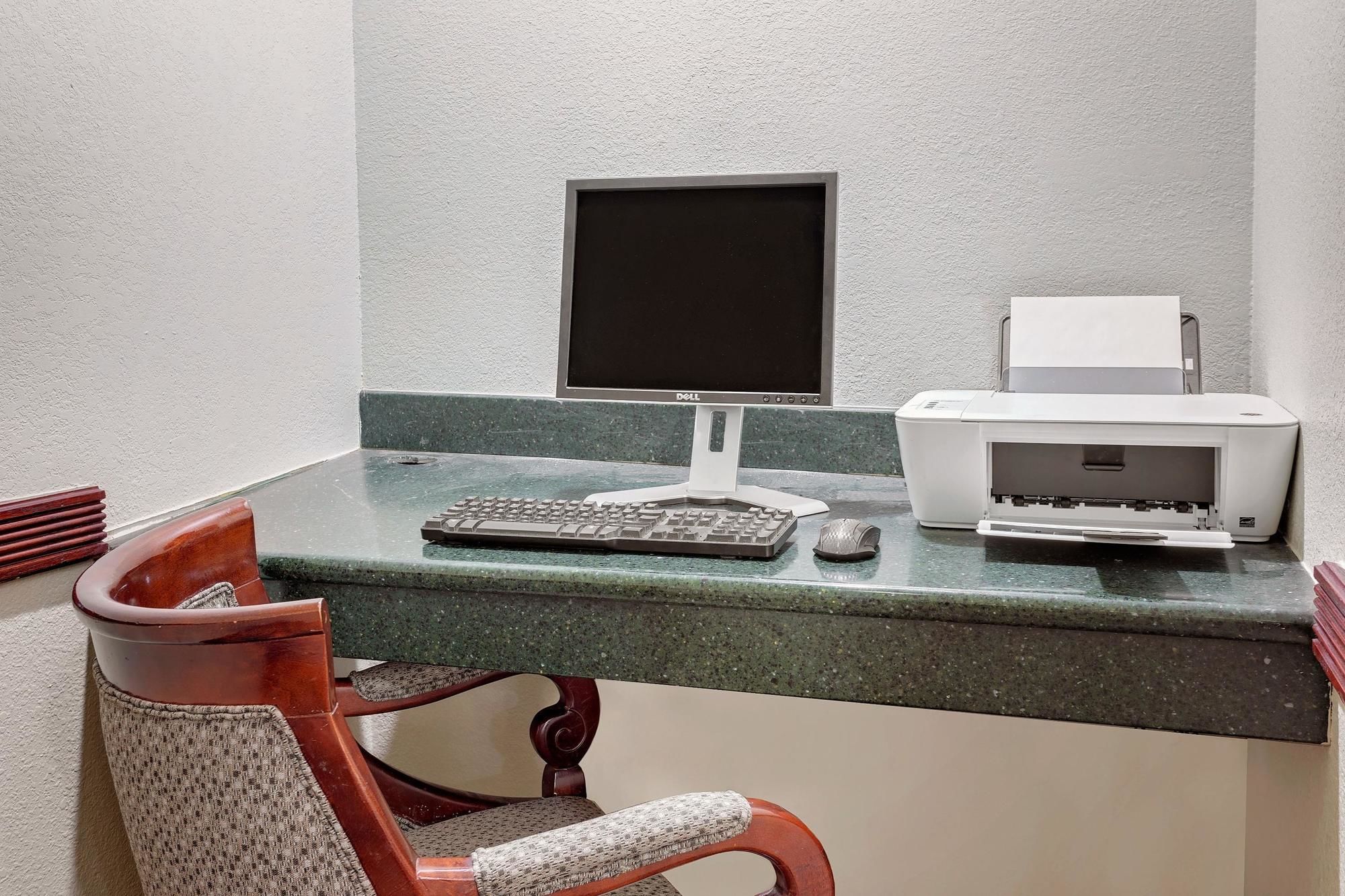 Days Inn by Wyndham Montgomery Near AUM