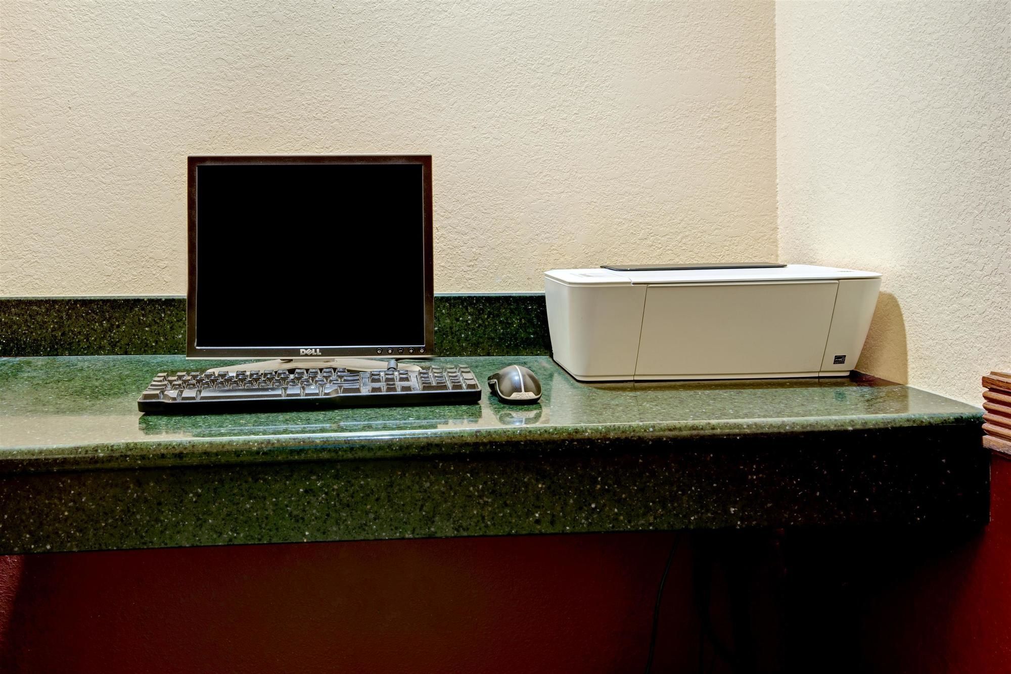 Days Inn by Wyndham Montgomery Near AUM