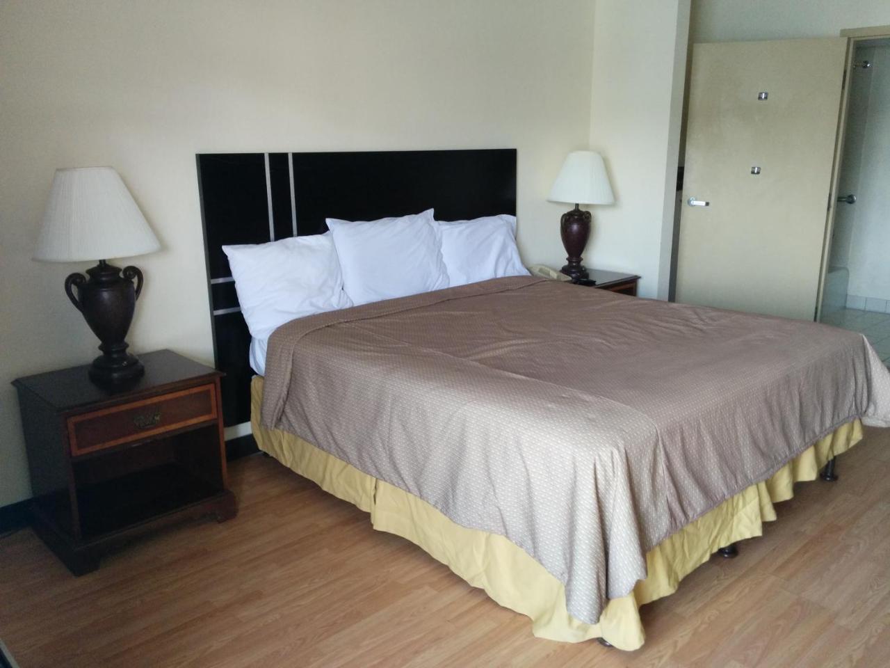 Days Inn by Wyndham Montgomery I-85