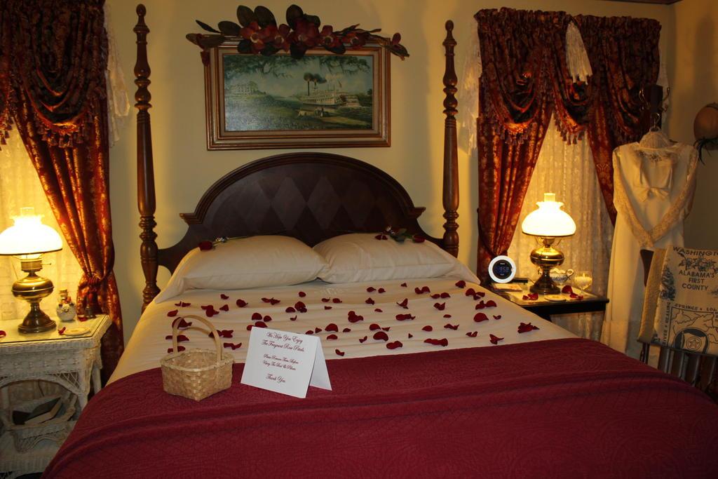 Red Bluff Cottage Bed & Breakfast