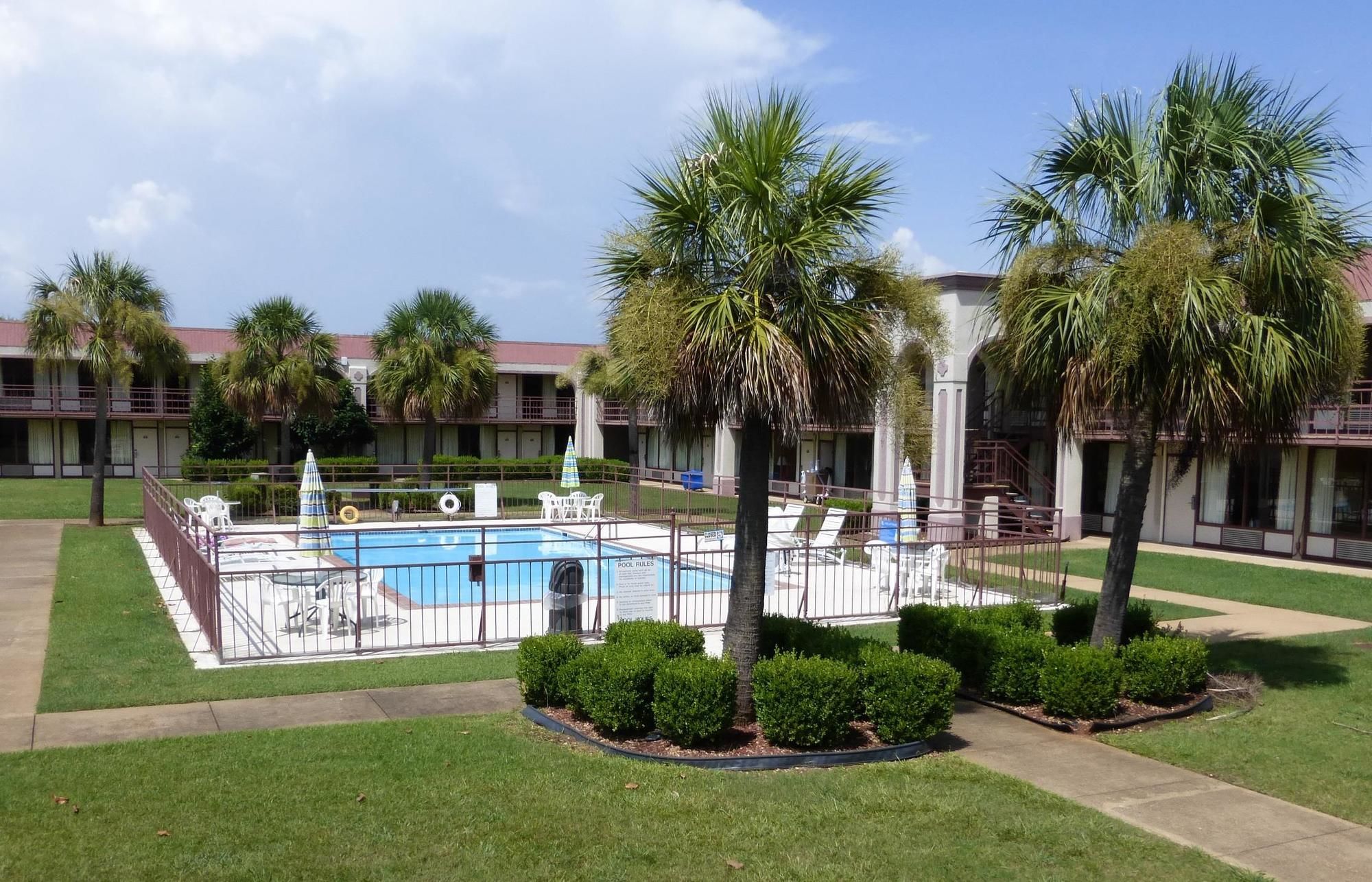 Red Roof Inn Montgomery Midtown