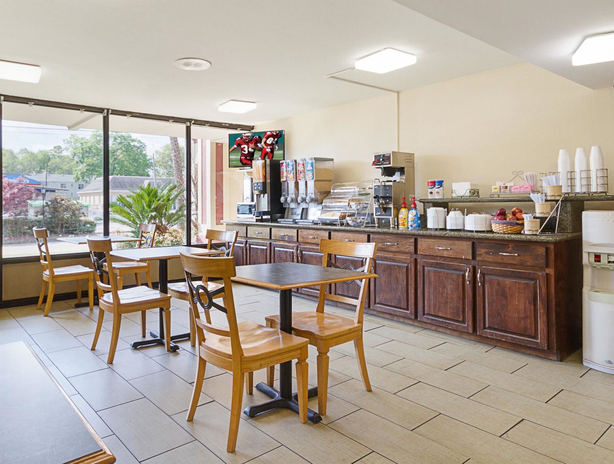 Red Roof Inn Montgomery Midtown