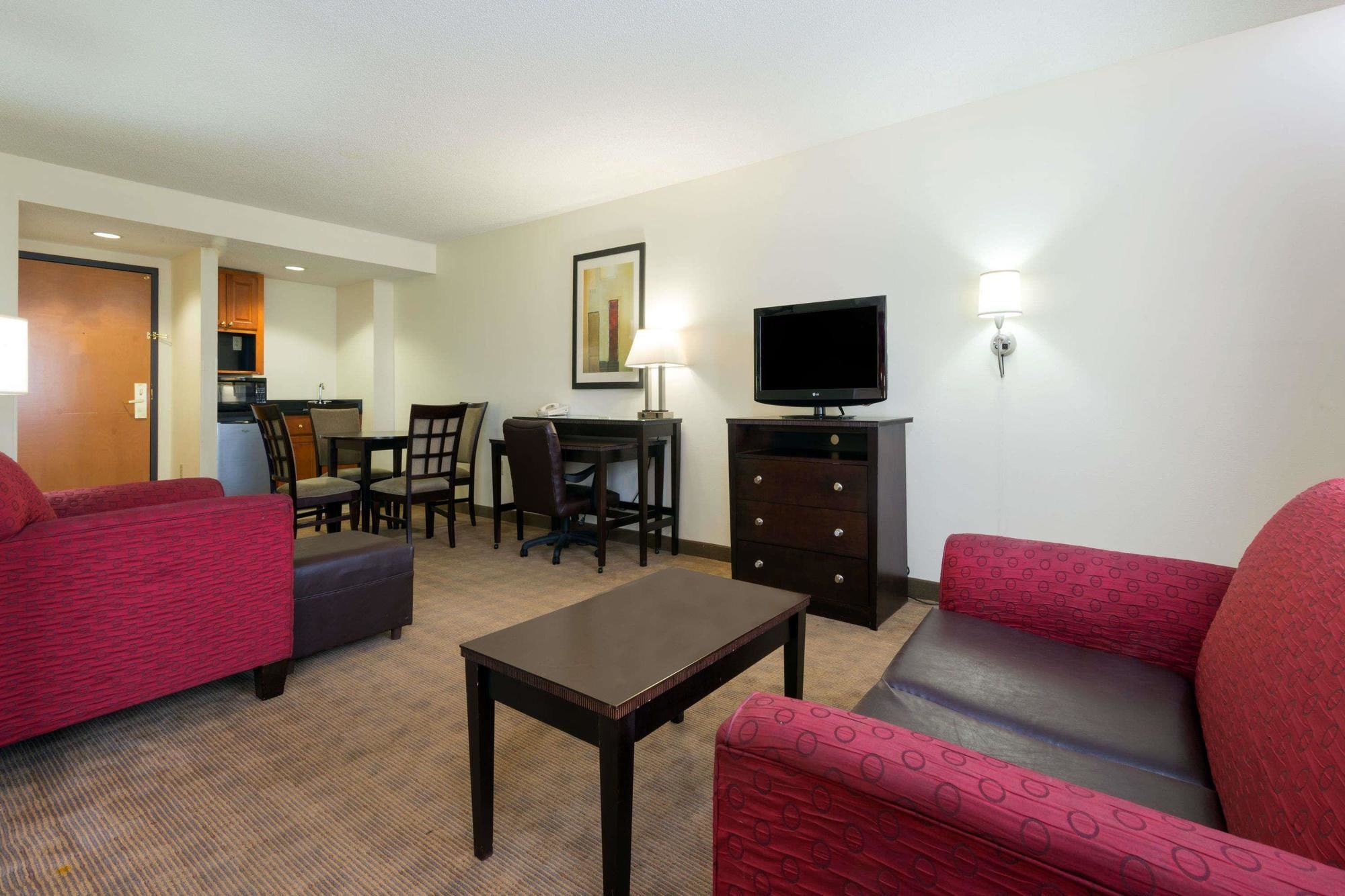 Wingate by Wyndham Montgomery