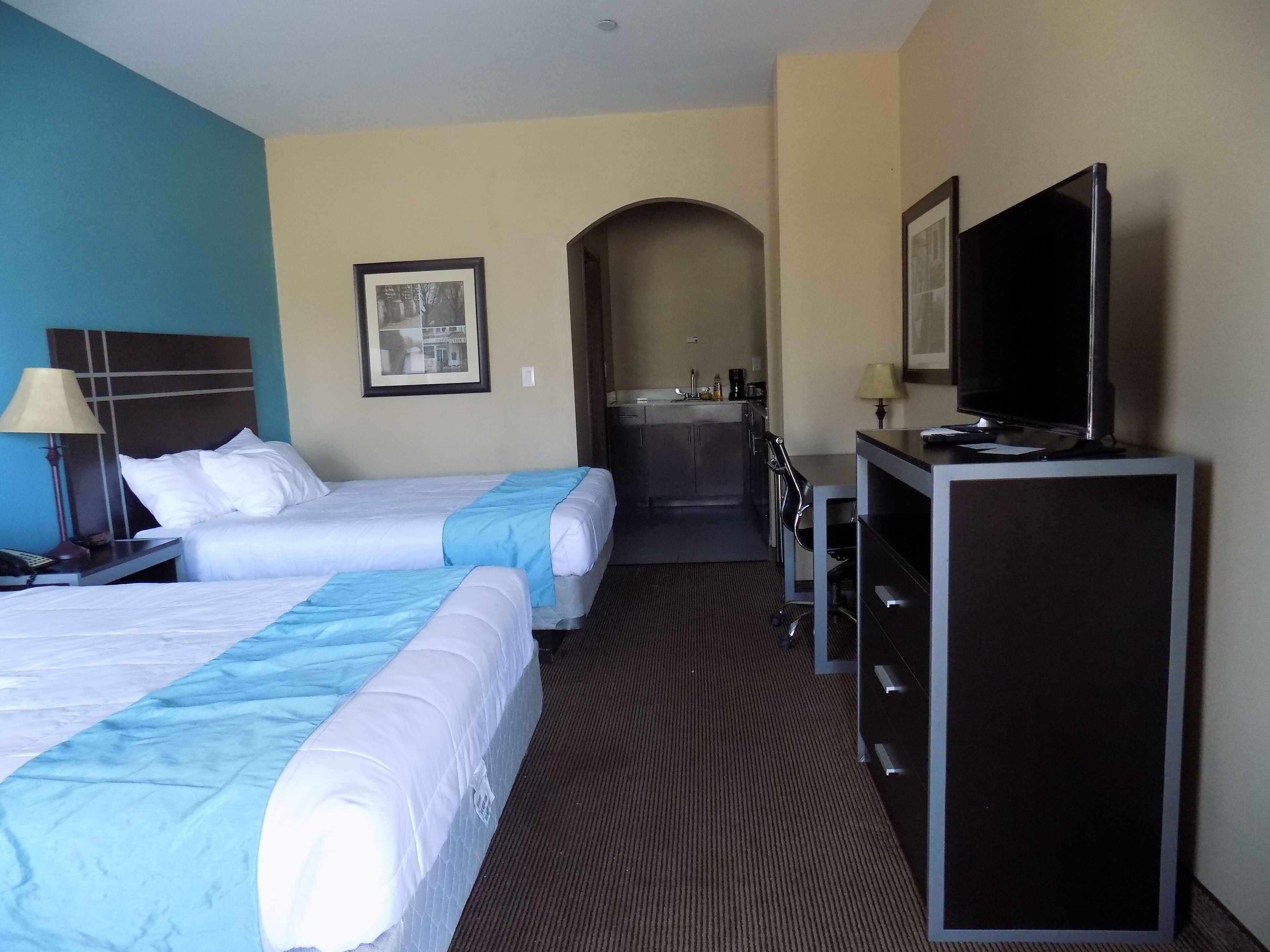 Moulton Inn & Suites