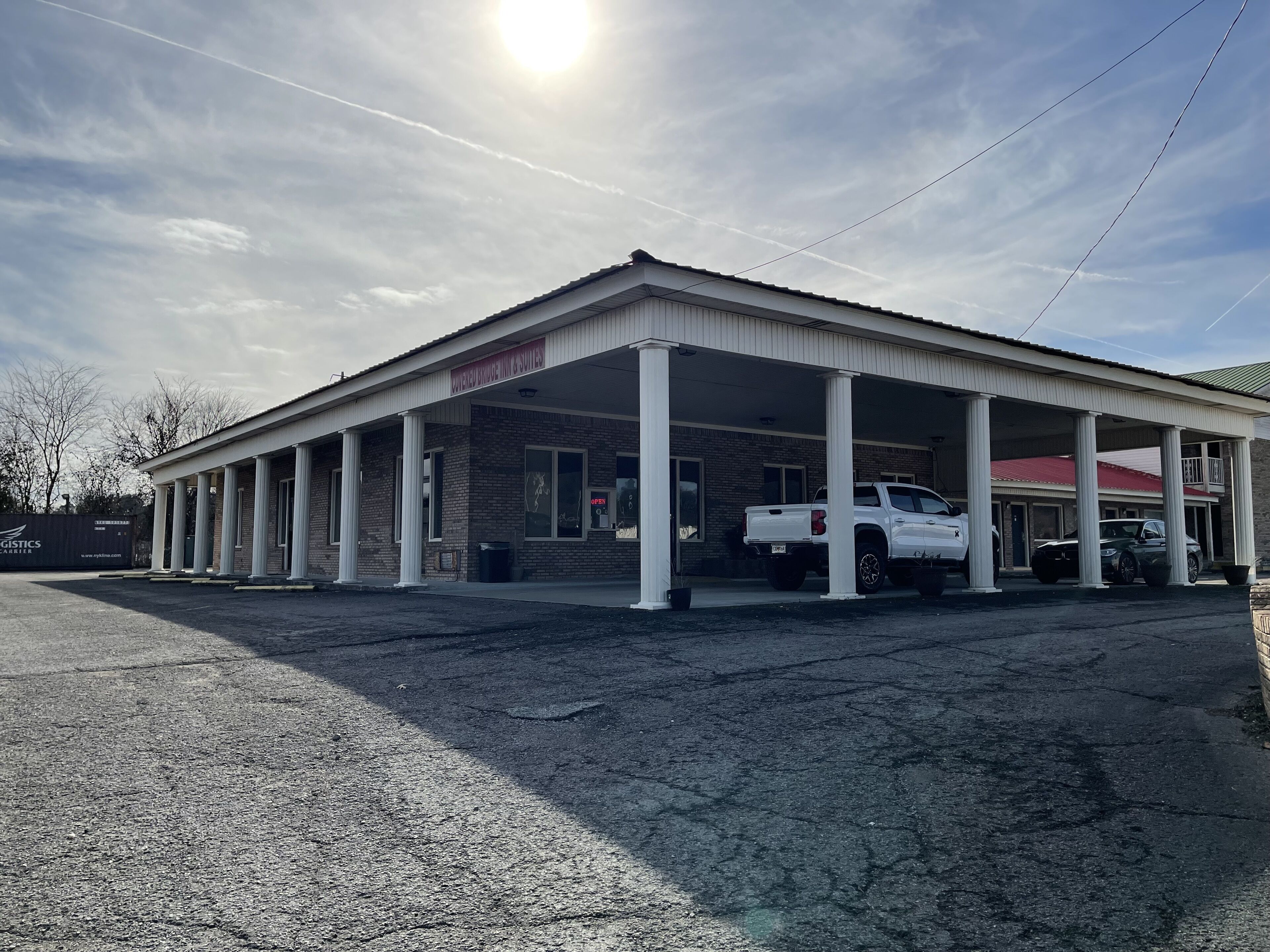 Covered Bridge Inn & Suites