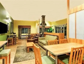 Microtel Inn & Suites by Wyndham Opelika