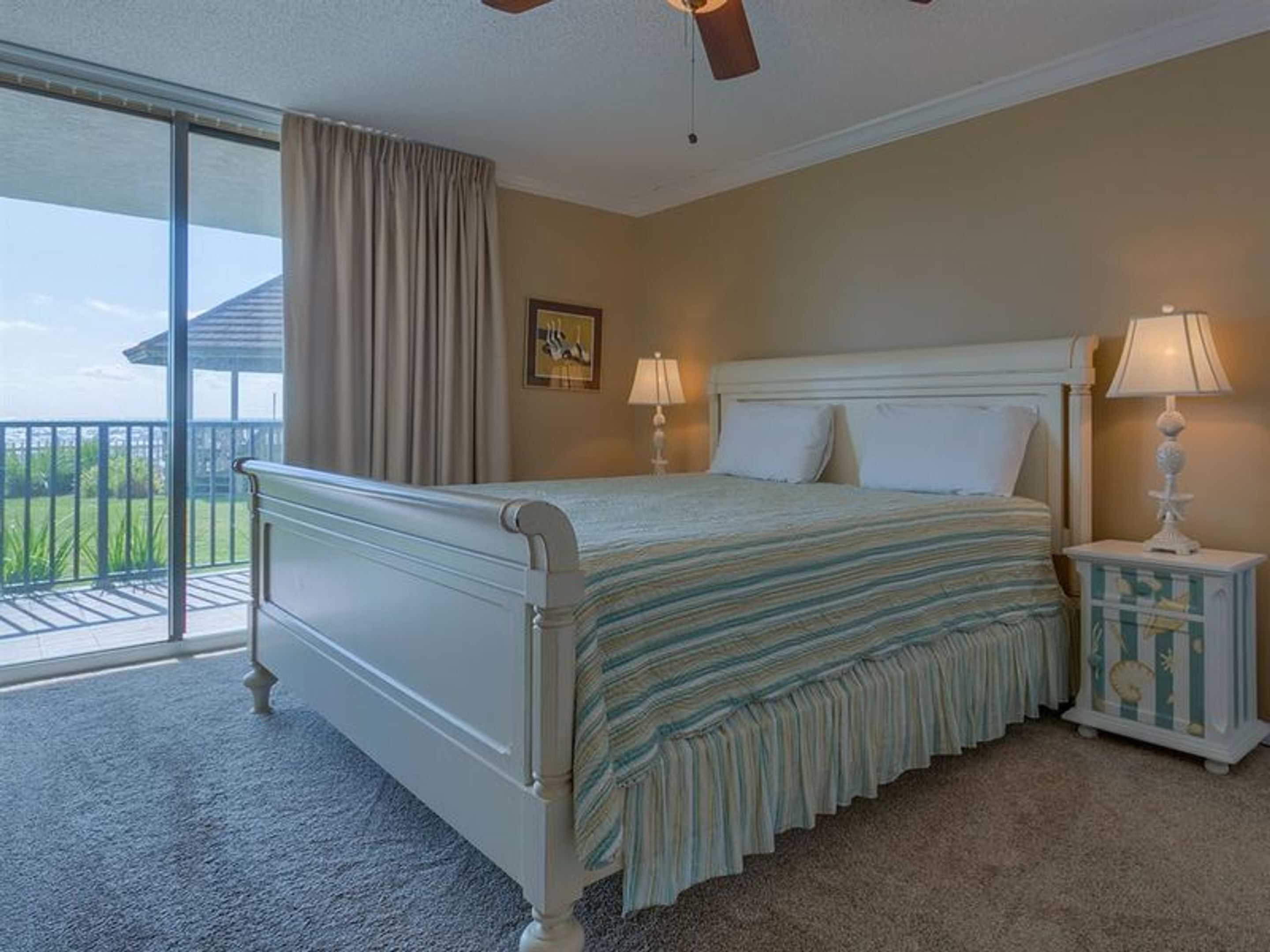 Romar Tower by Vacasa