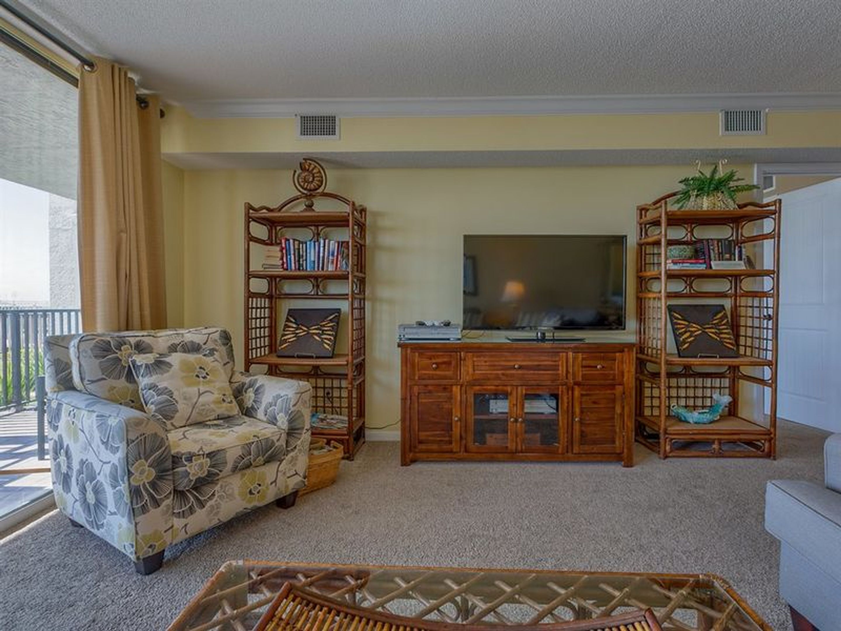 Romar Tower by Vacasa