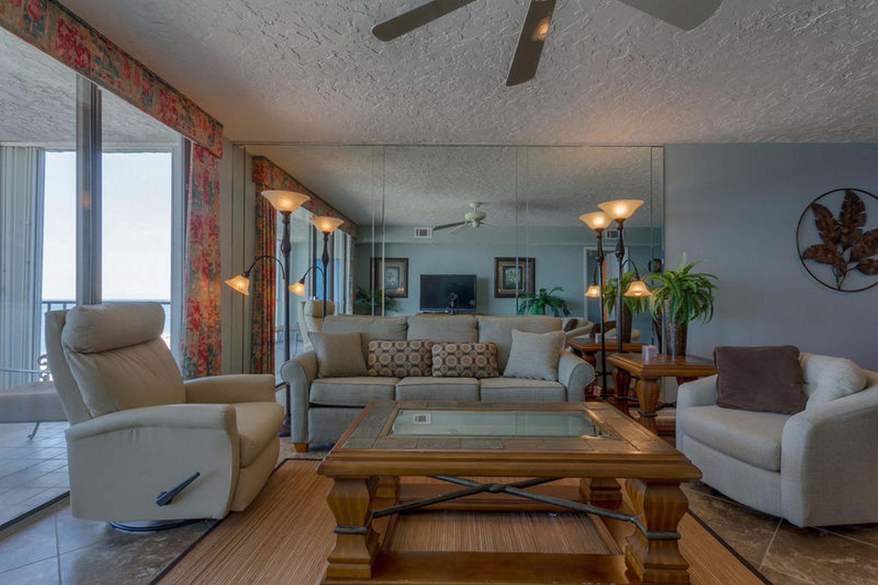 Romar Tower by Vacasa