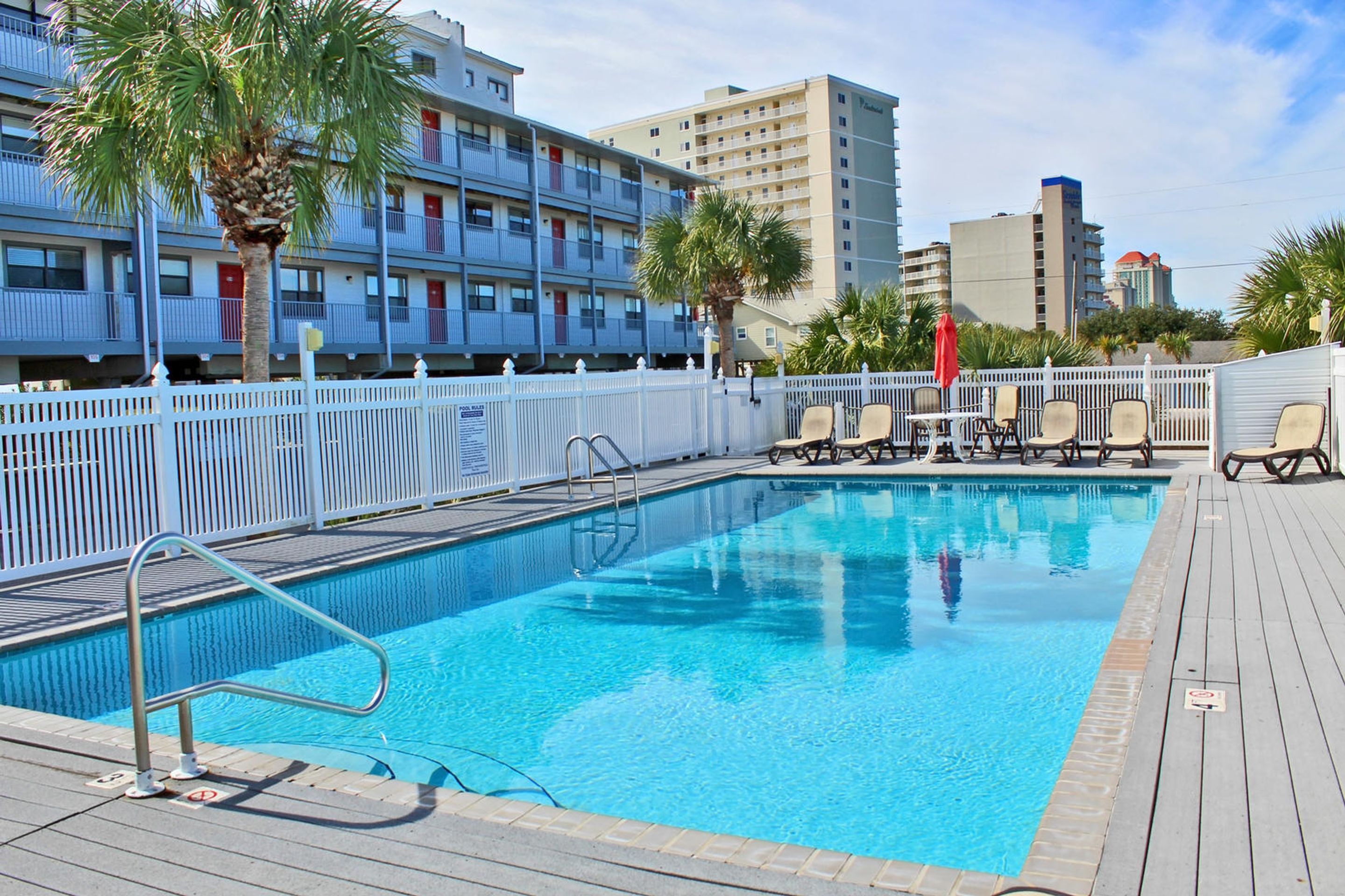 Seascape by Youngs Suncoast