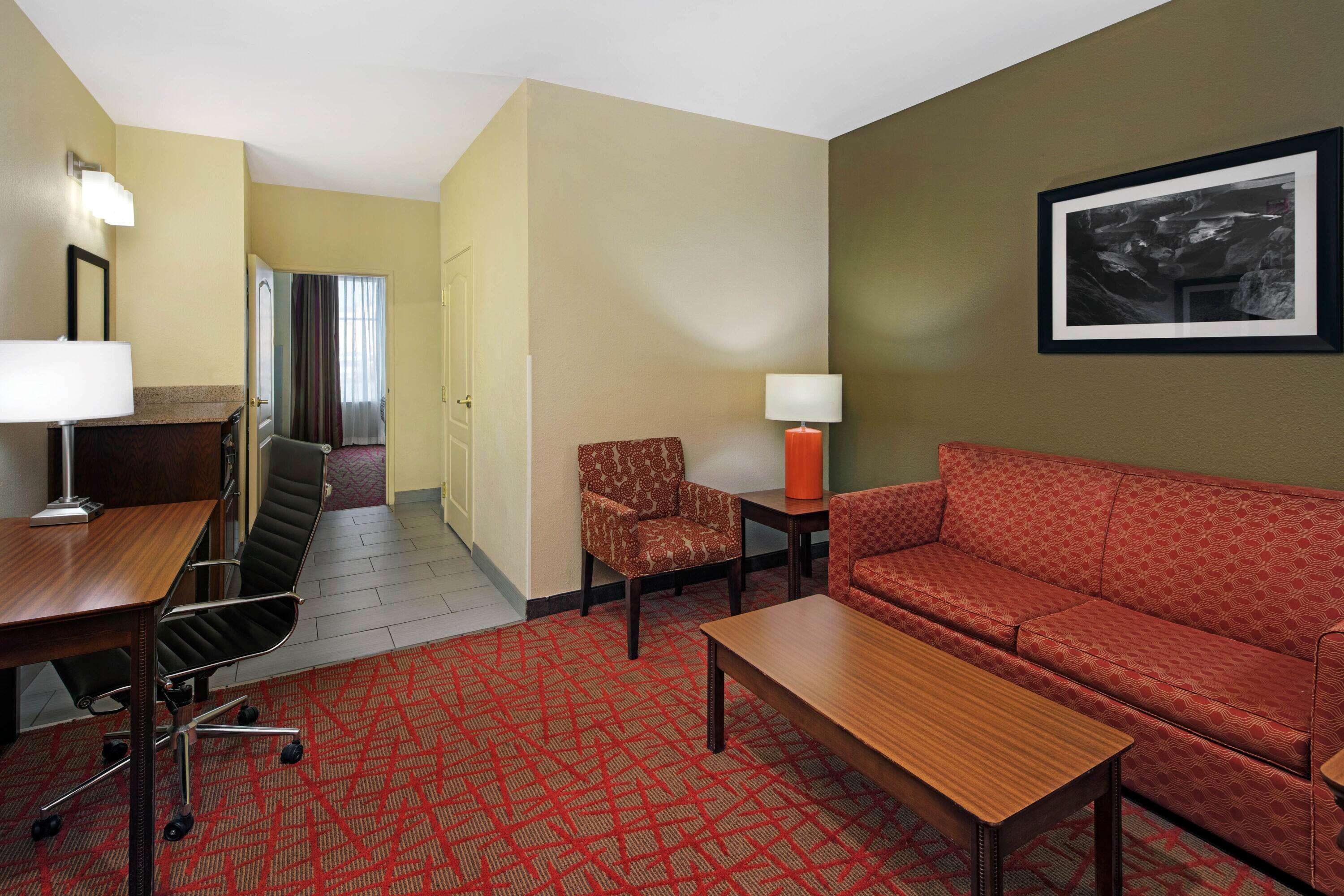 La Quinta Inn & Suites by Wyndham Oxford - Anniston