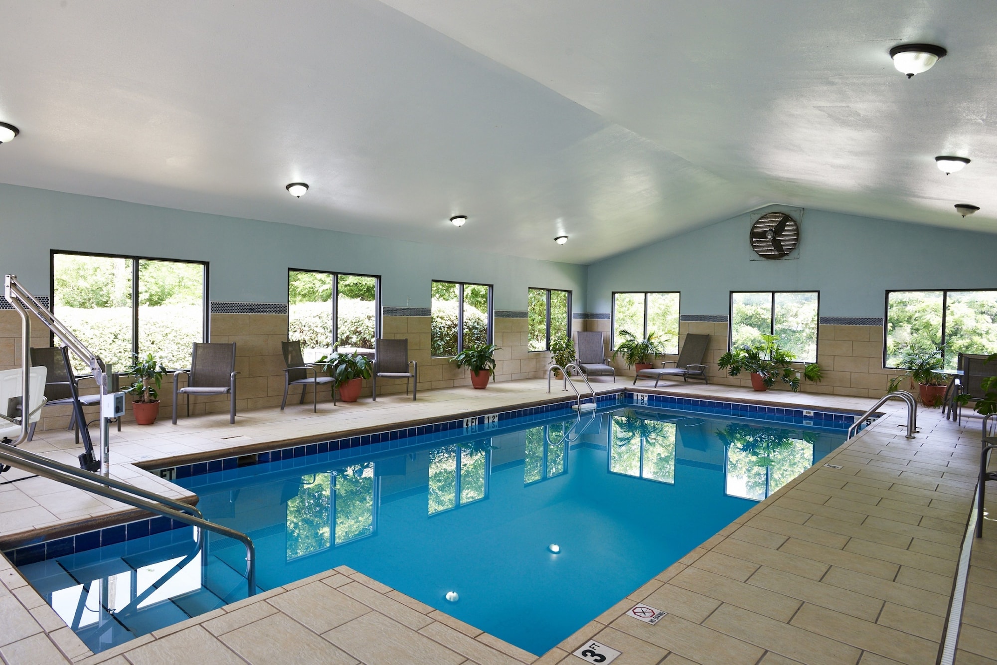 Holiday Inn Express & Suites Birmingham South - Pelham