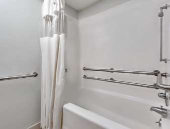 Travelodge by Wyndham Pelham Birmingham