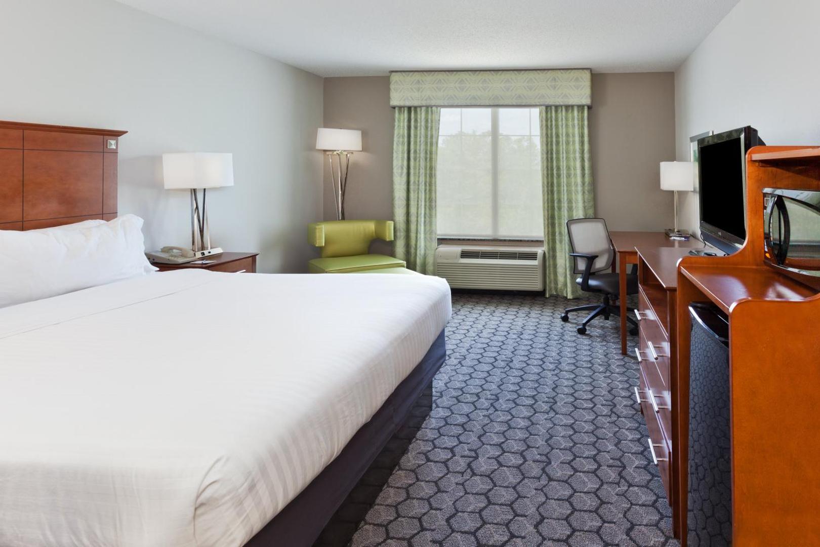 Holiday Inn Express Hotel & Suites Phenix City-Fort Benning Area
