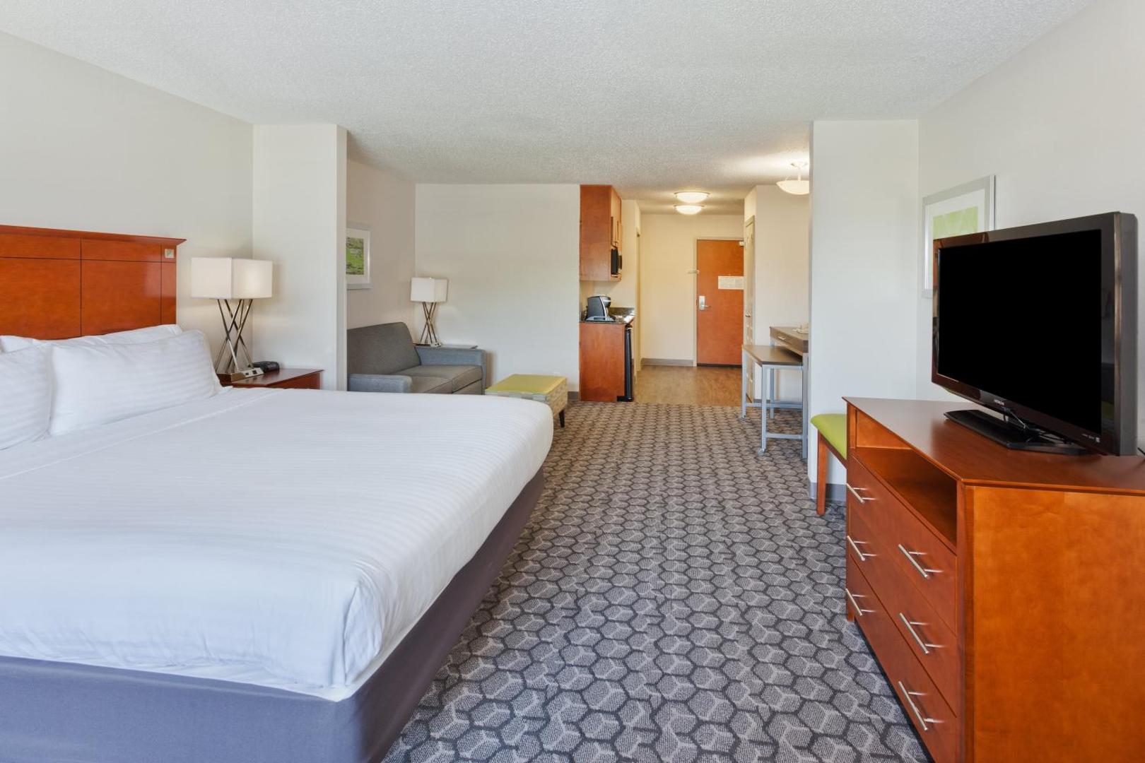 Holiday Inn Express Hotel & Suites Phenix City-Fort Benning Area