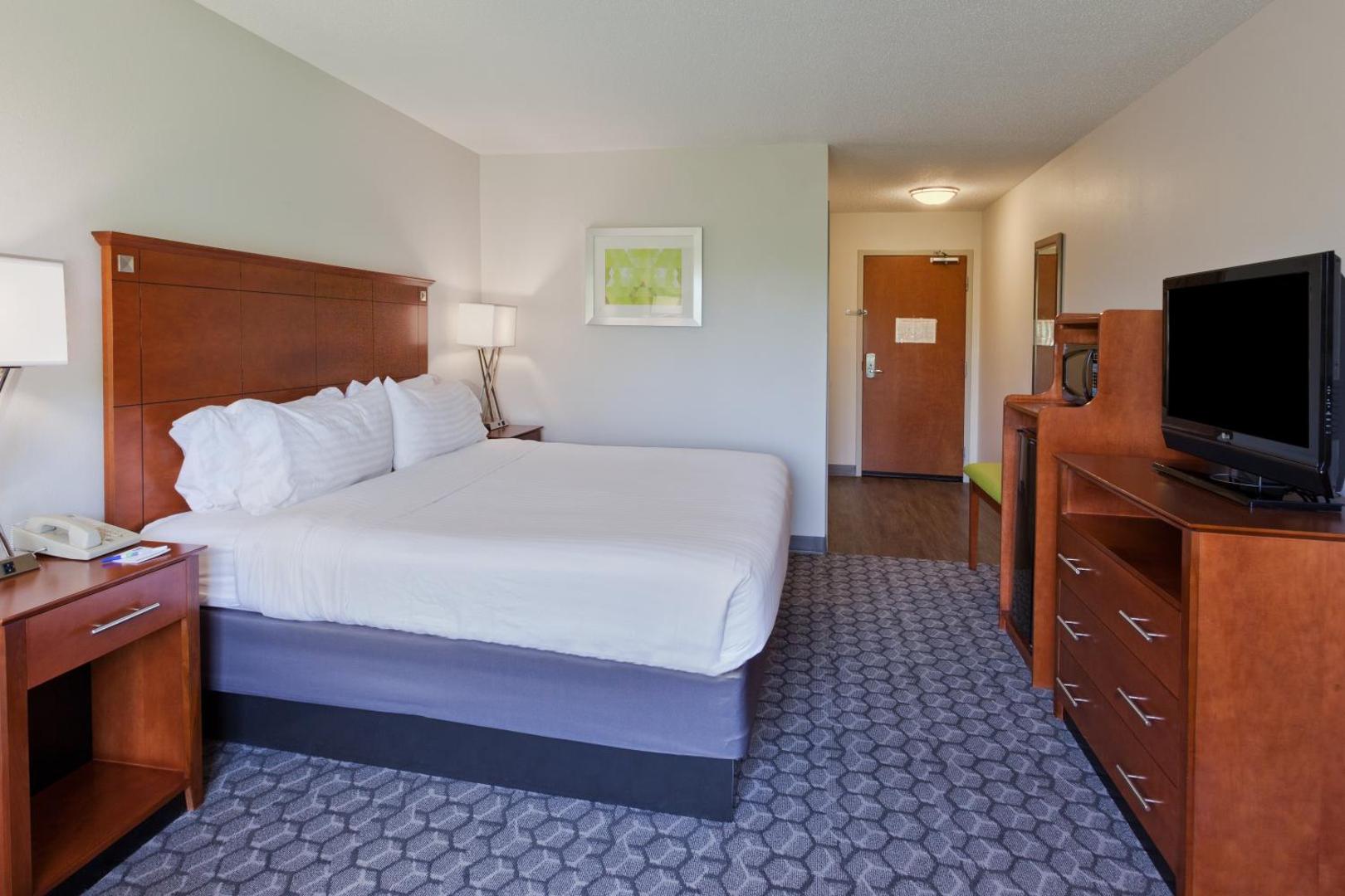 Holiday Inn Express Hotel & Suites Phenix City-Fort Benning Area