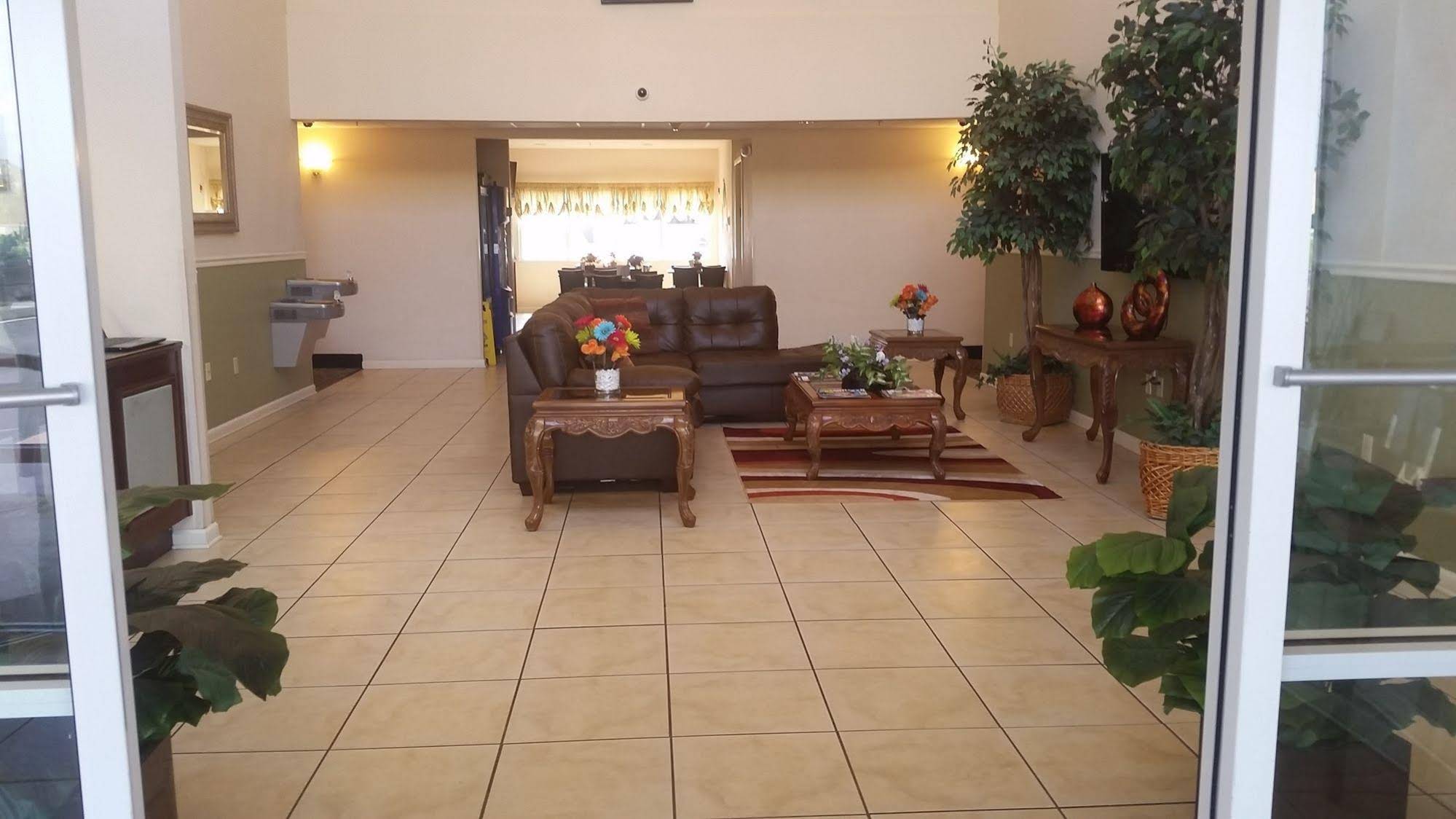 GuestHouse Inn & Suites Rutledge