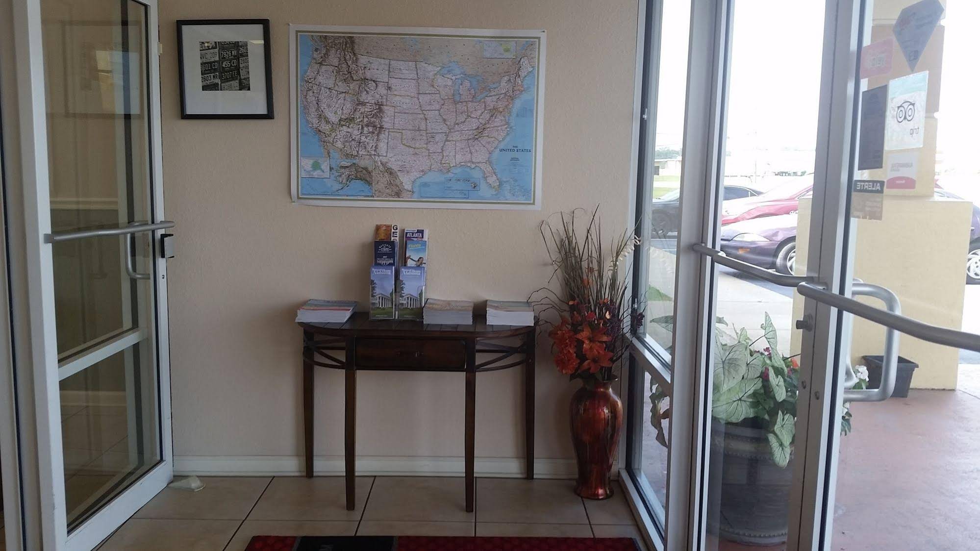 GuestHouse Inn & Suites Rutledge