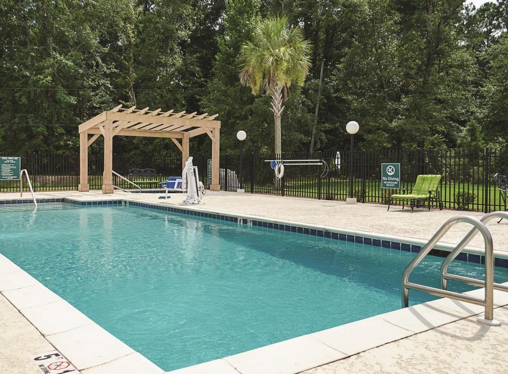 La Quinta Inn & Suites by Wyndham Mobile Satsuma / Saraland