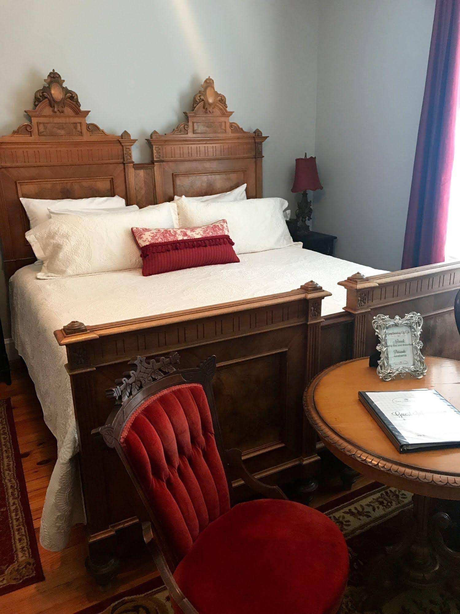 Bama Bed & Breakfast Campus