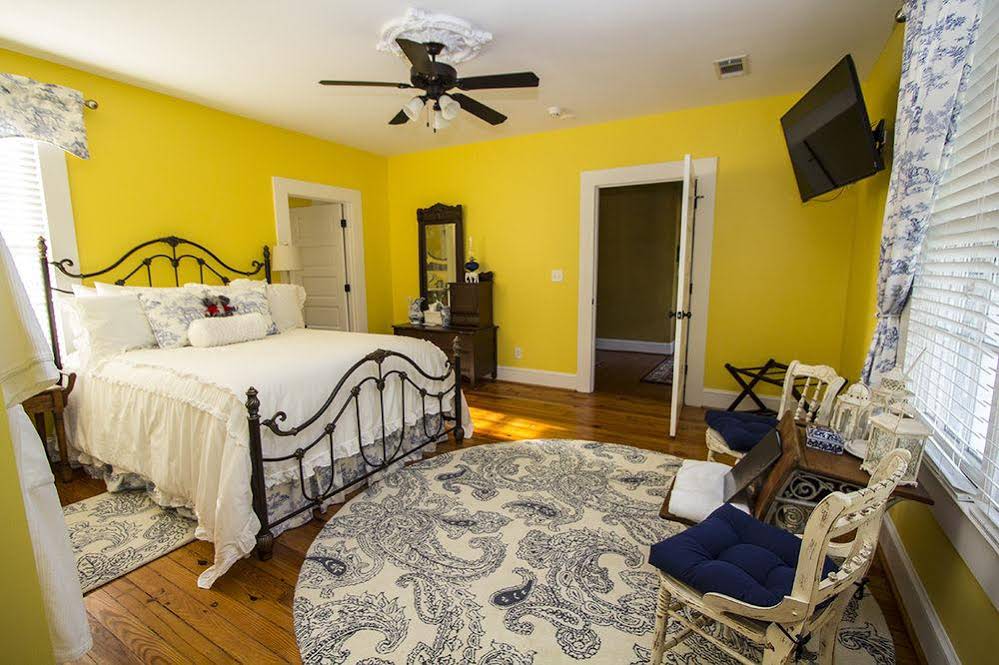 Bama Bed & Breakfast Campus