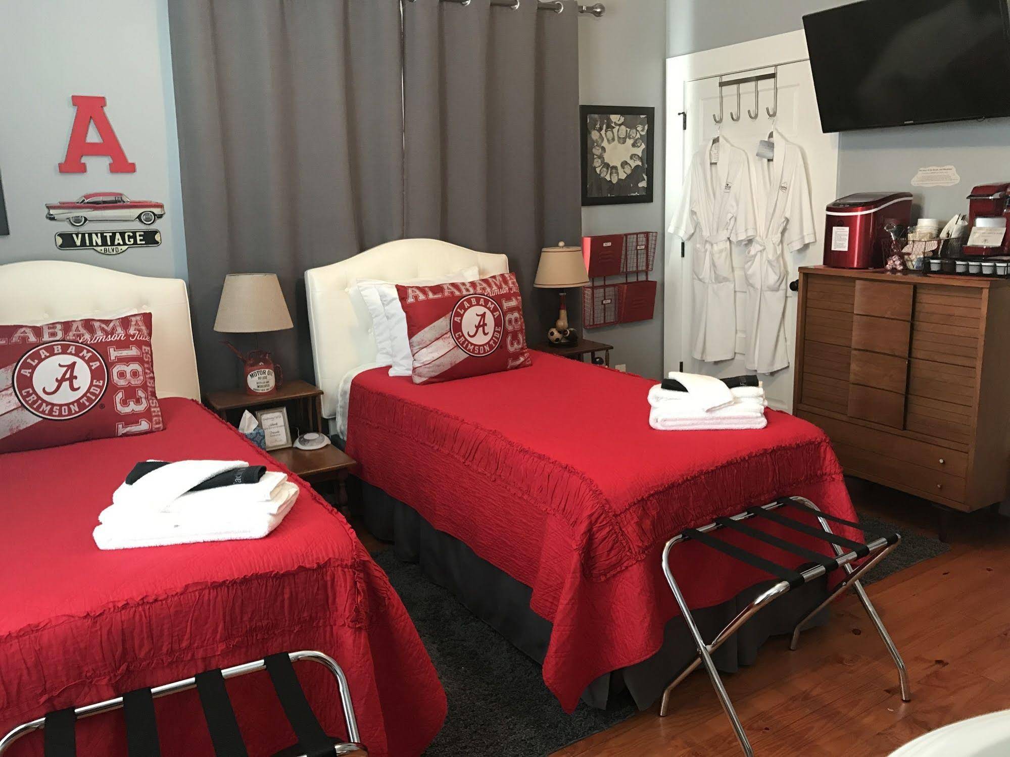 Bama Bed & Breakfast Campus