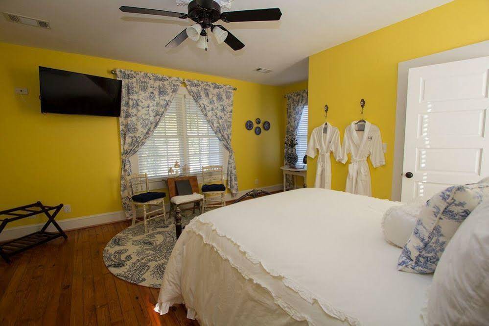 Bama Bed & Breakfast Campus