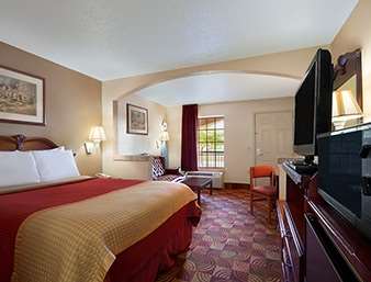 Days Inn & Suites by Wyndham Tuscaloosa - Univ. of Alabama
