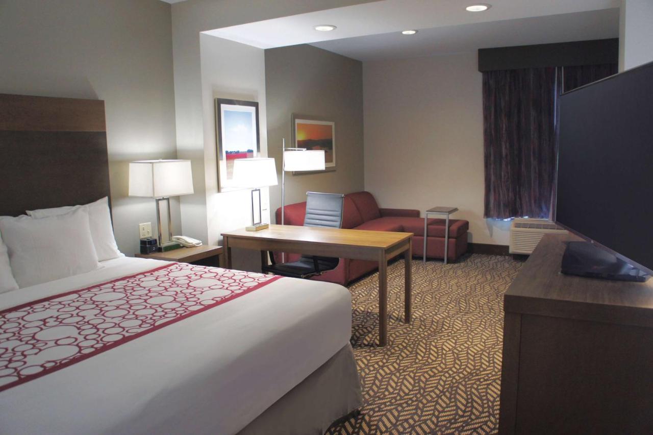 La Quinta Inn & Suites by Wyndham Tuscaloosa University