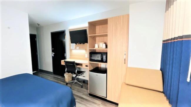 Microtel Inn & Suites by Wyndham Tuscaloosa – East