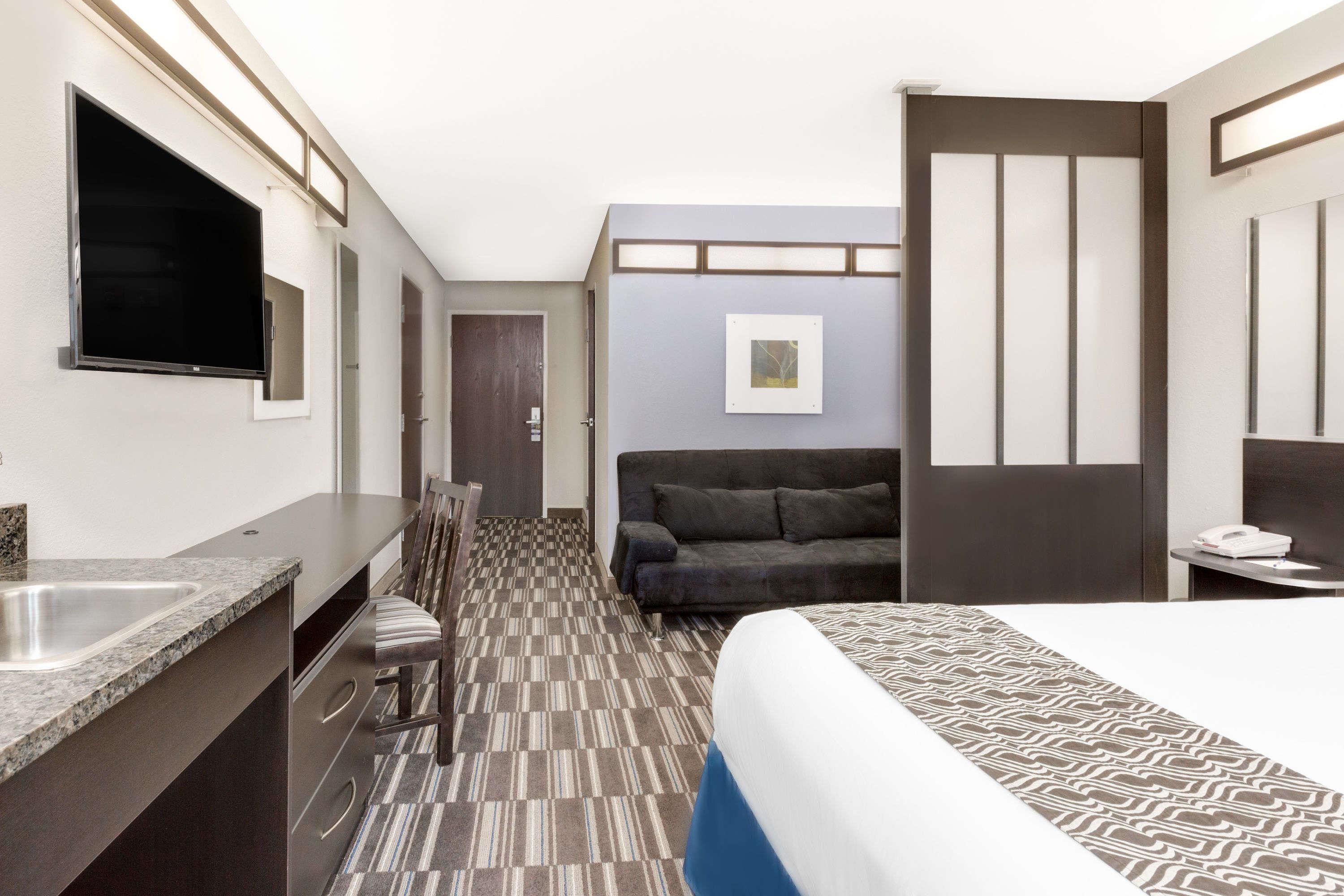 Microtel Inn & Suites by Wyndham Tuscaloosa Near University