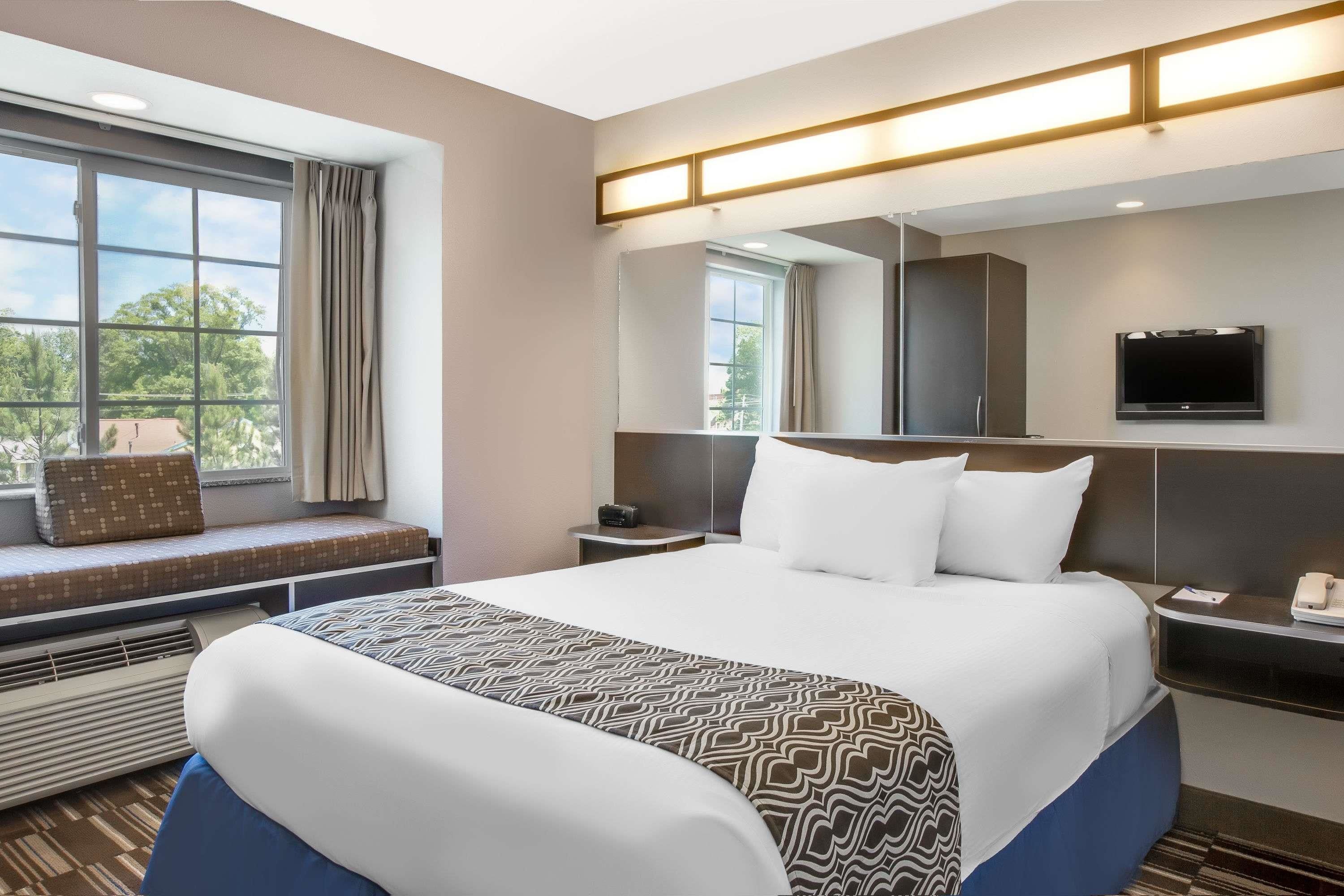 Microtel Inn & Suites by Wyndham Tuscaloosa Near University