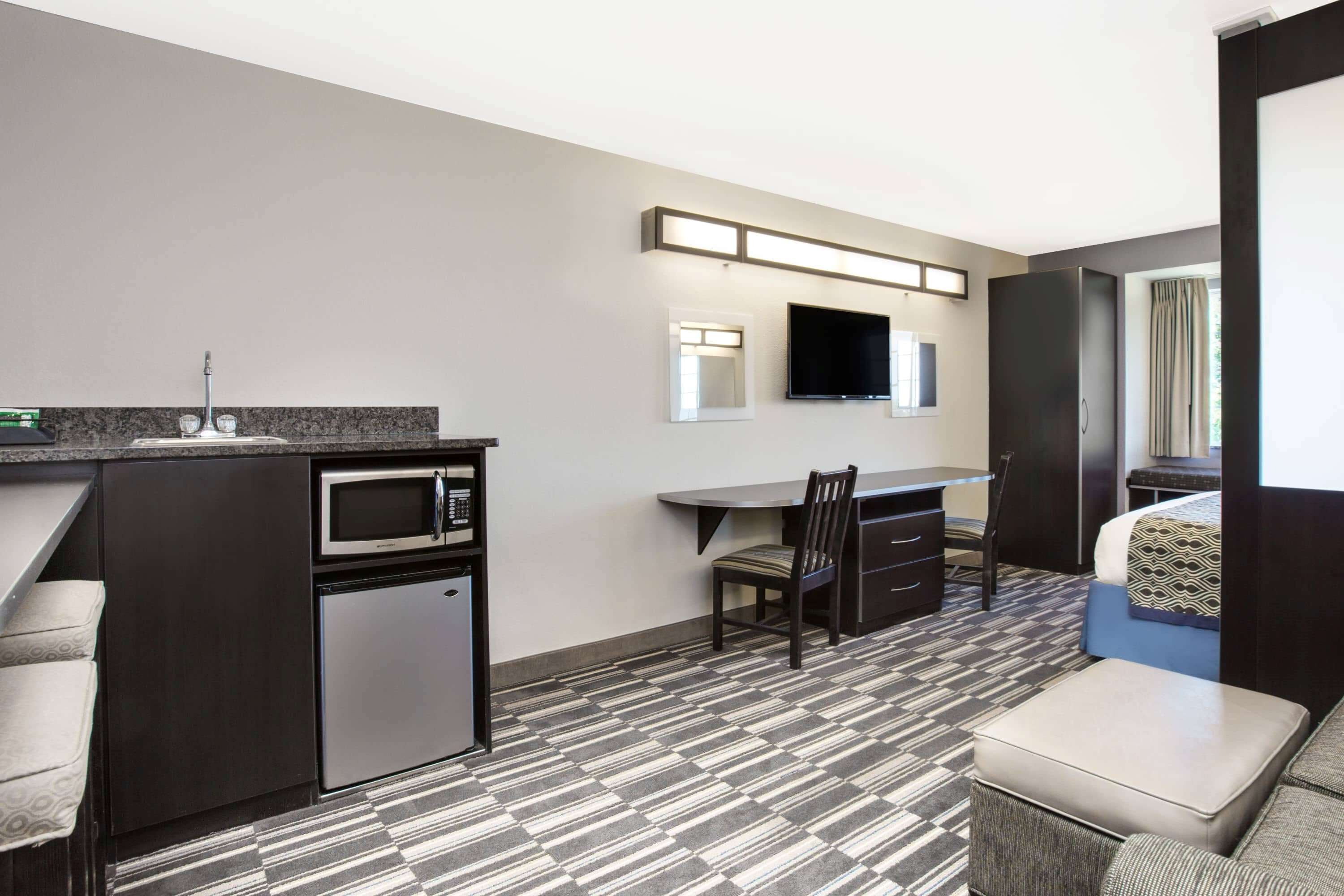 Microtel Inn & Suites by Wyndham Tuscaloosa Near University