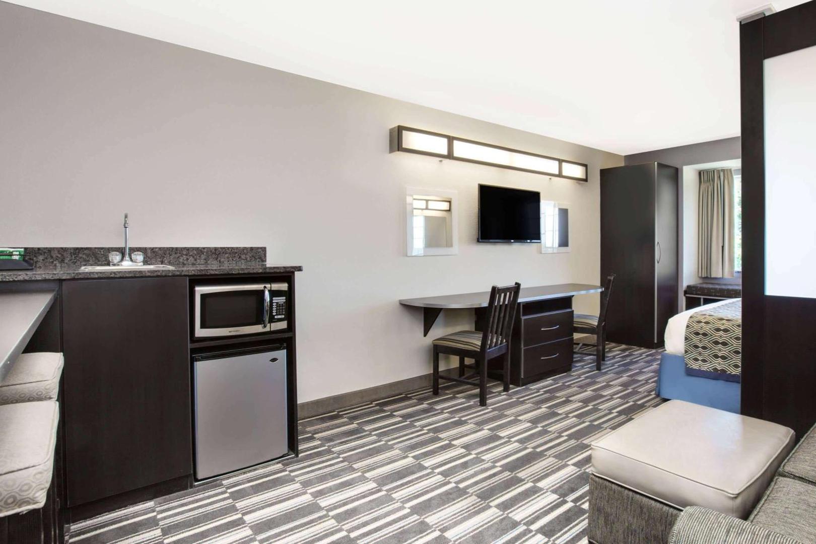 Microtel Inn & Suites by Wyndham Tuscaloosa Near University