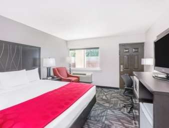 Ramada by Wyndham Tuscaloosa