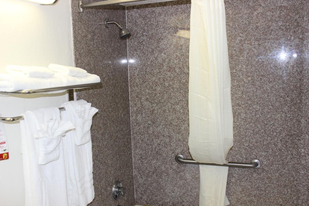 Super 8 by Wyndham Tuscaloosa