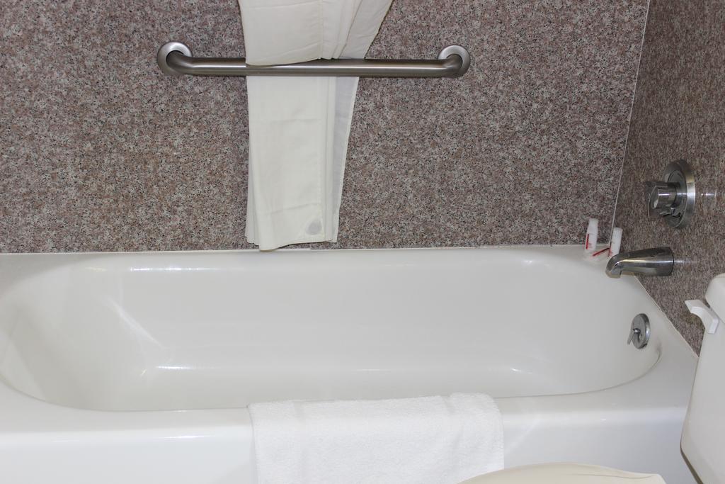 Super 8 by Wyndham Tuscaloosa