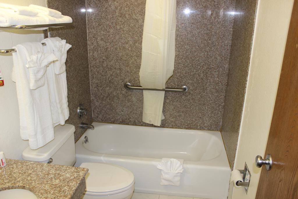 Super 8 by Wyndham Tuscaloosa