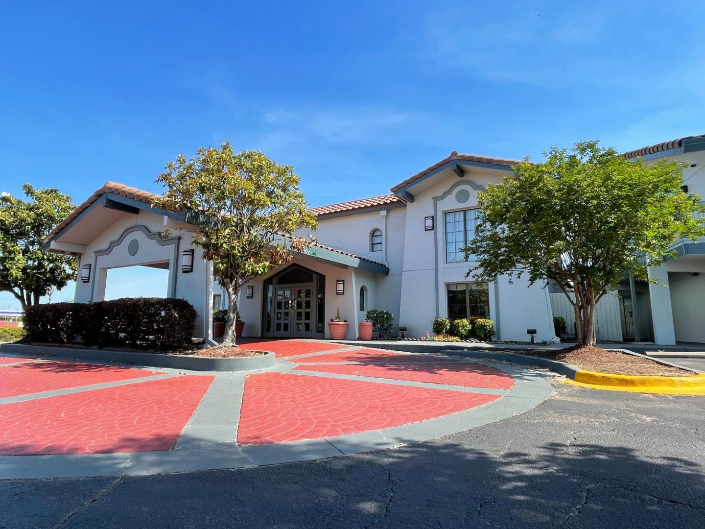 Travelodge by Wyndham Tuscaloosa